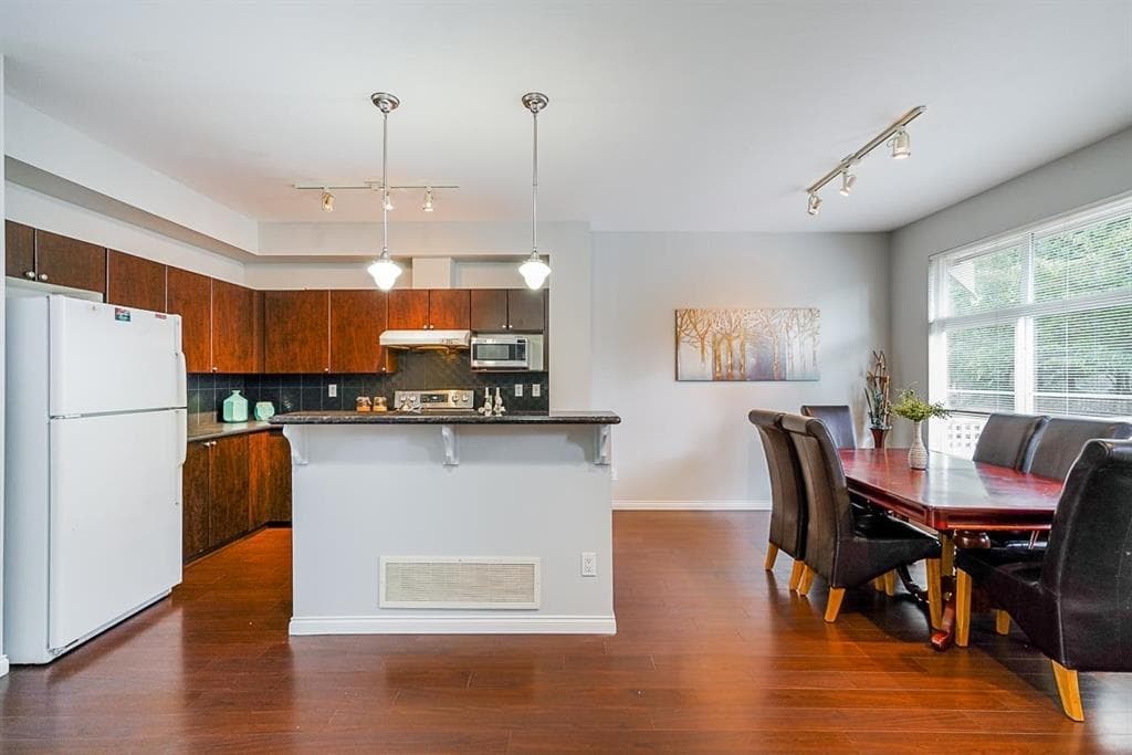 36 - 7518 138 Street, Surrey, V3W 1S1 — photo 3