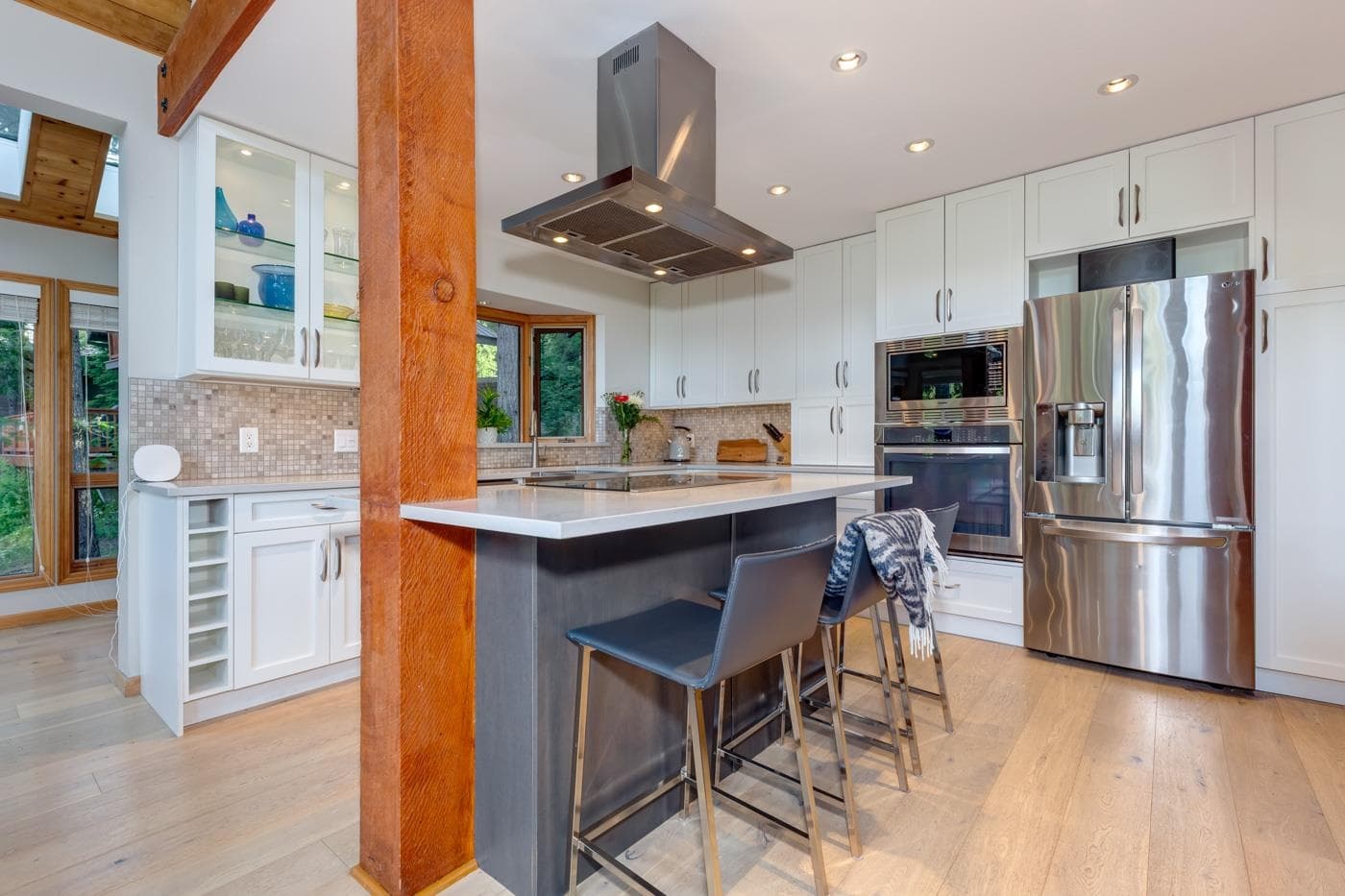 8505 Matterhorn Drive, Whistler, V8E 0G1 — photo 5