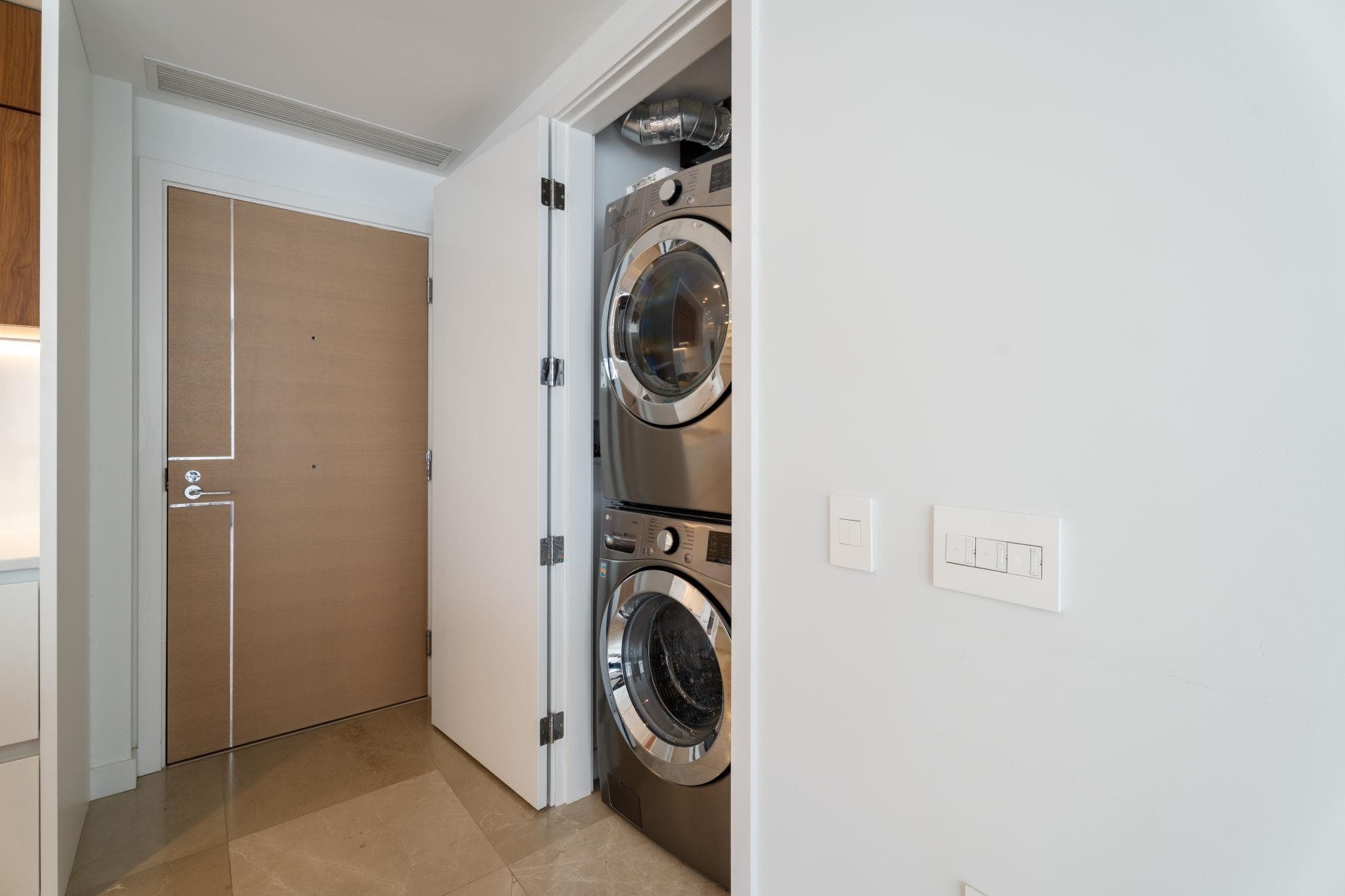 2005 - 885 Cambie Street, Vancouver, V6B 0R6 — photo 3