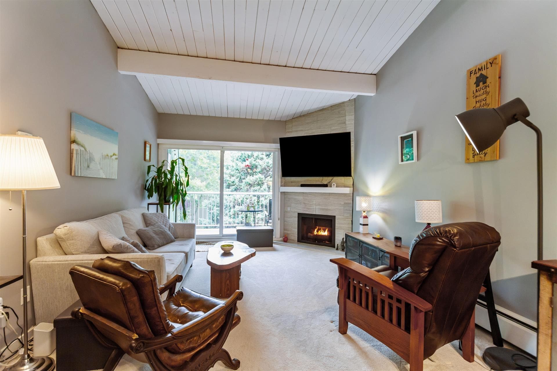 305 - 3901 Carrigan Court, Burnaby, V3N 4K1 — photo 2