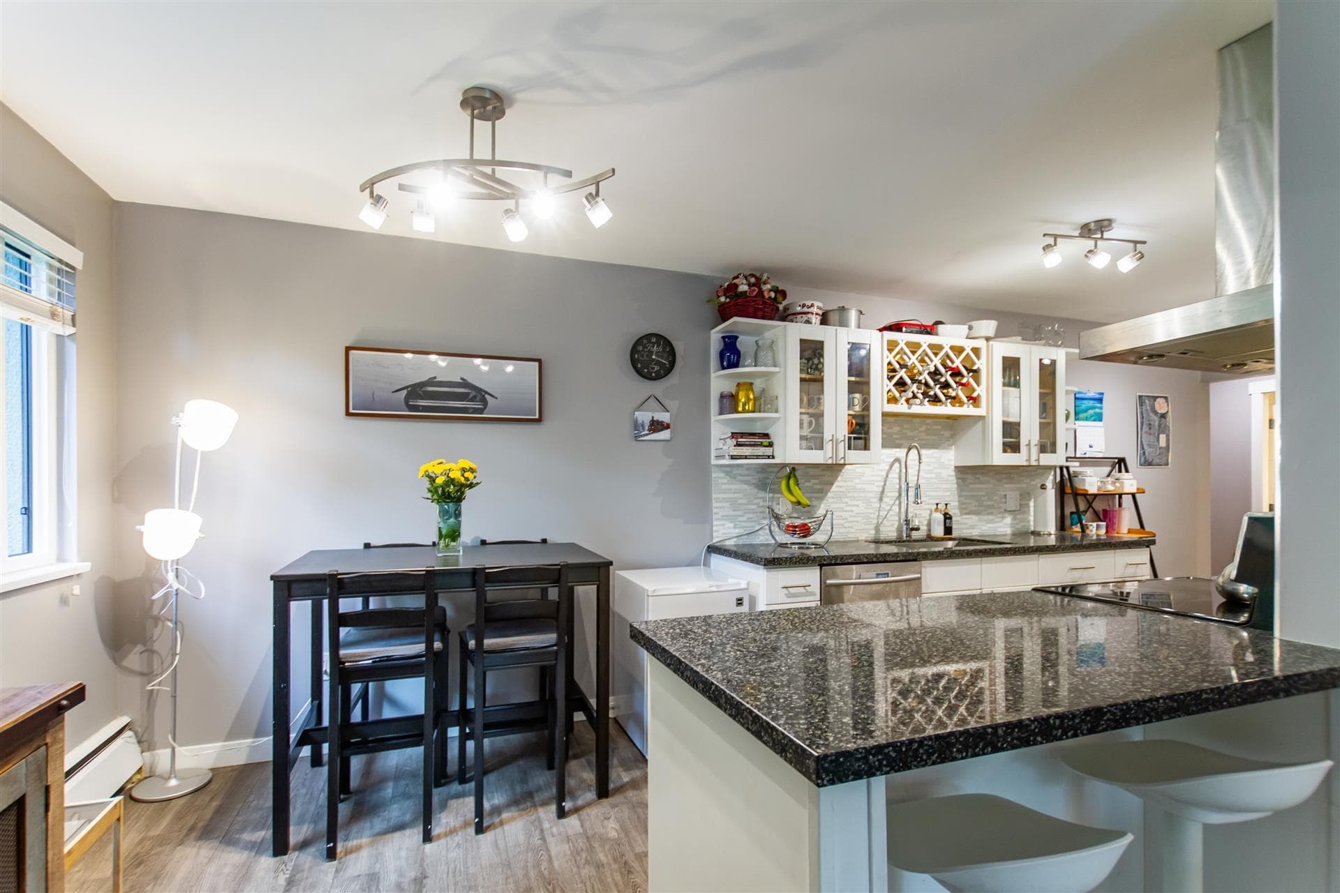 305 - 3901 Carrigan Court, Burnaby, V3N 4K1 — photo 4