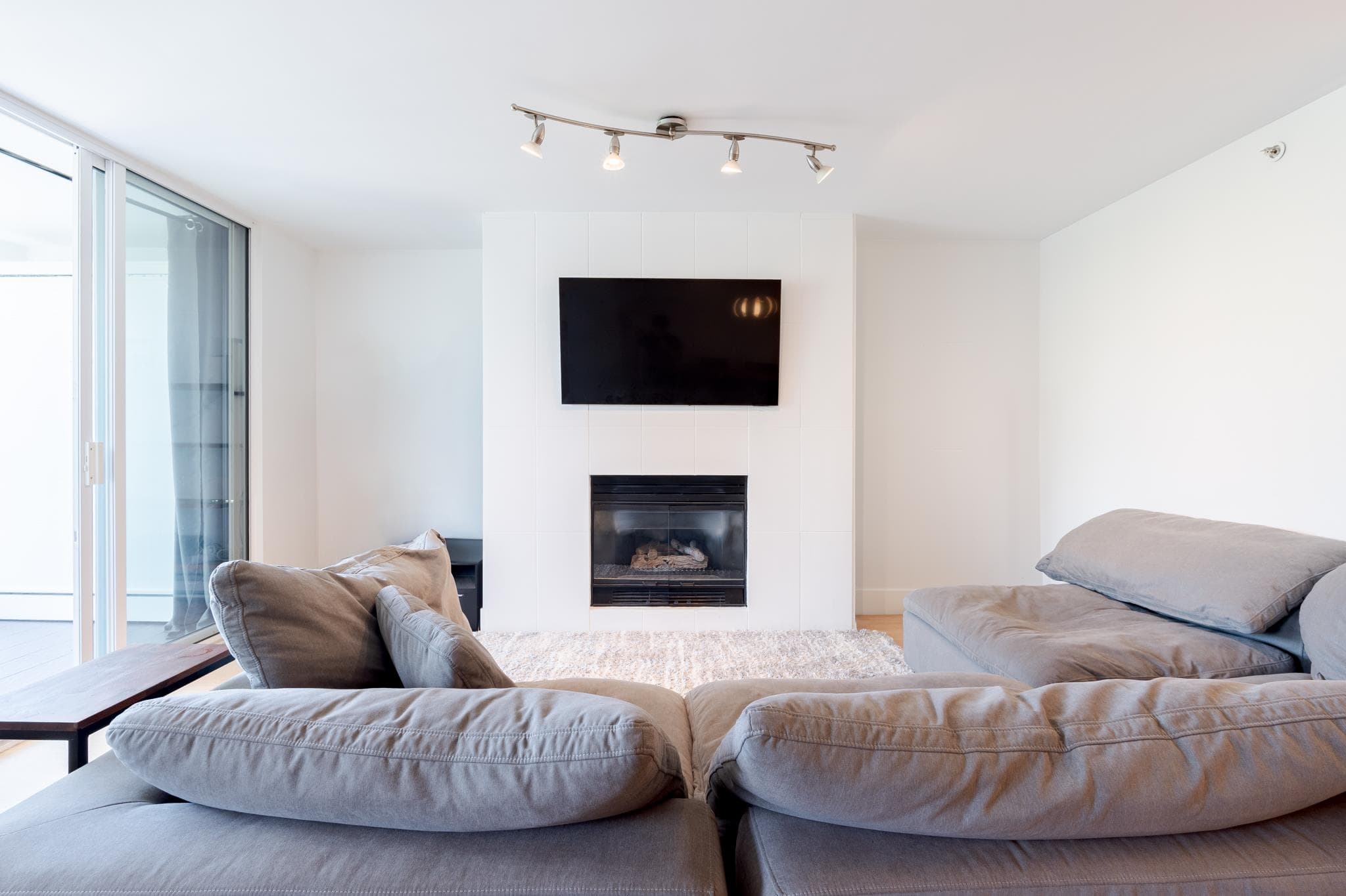 202 - 1188 Quebec Street, Vancouver, V6A 4B2 — photo 2