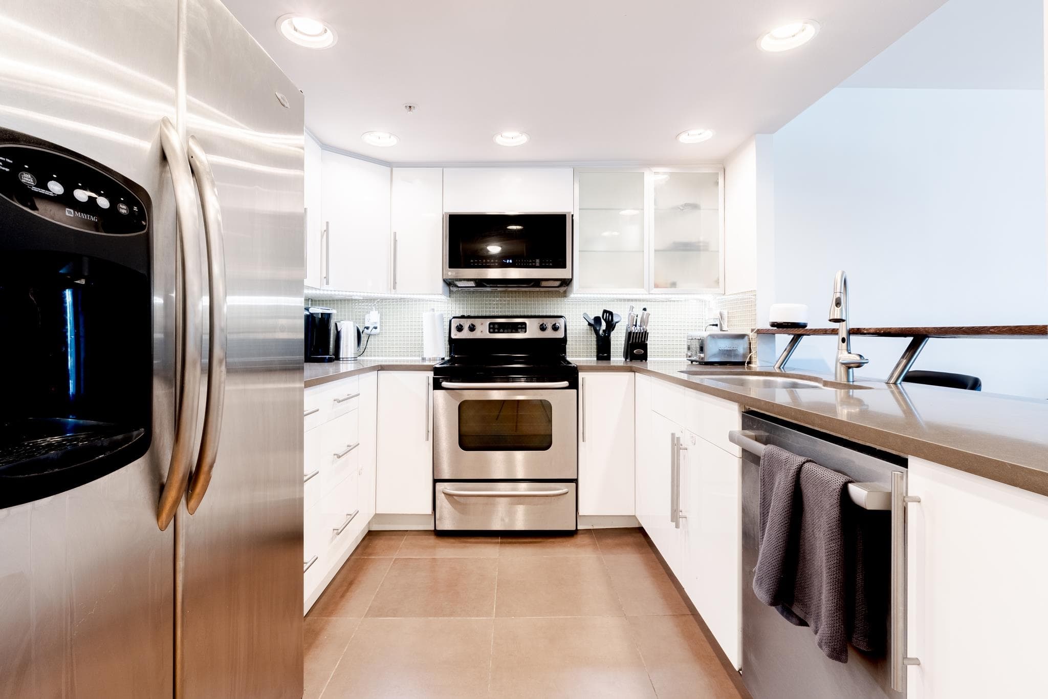 202 - 1188 Quebec Street, Vancouver, V6A 4B2 — photo 3