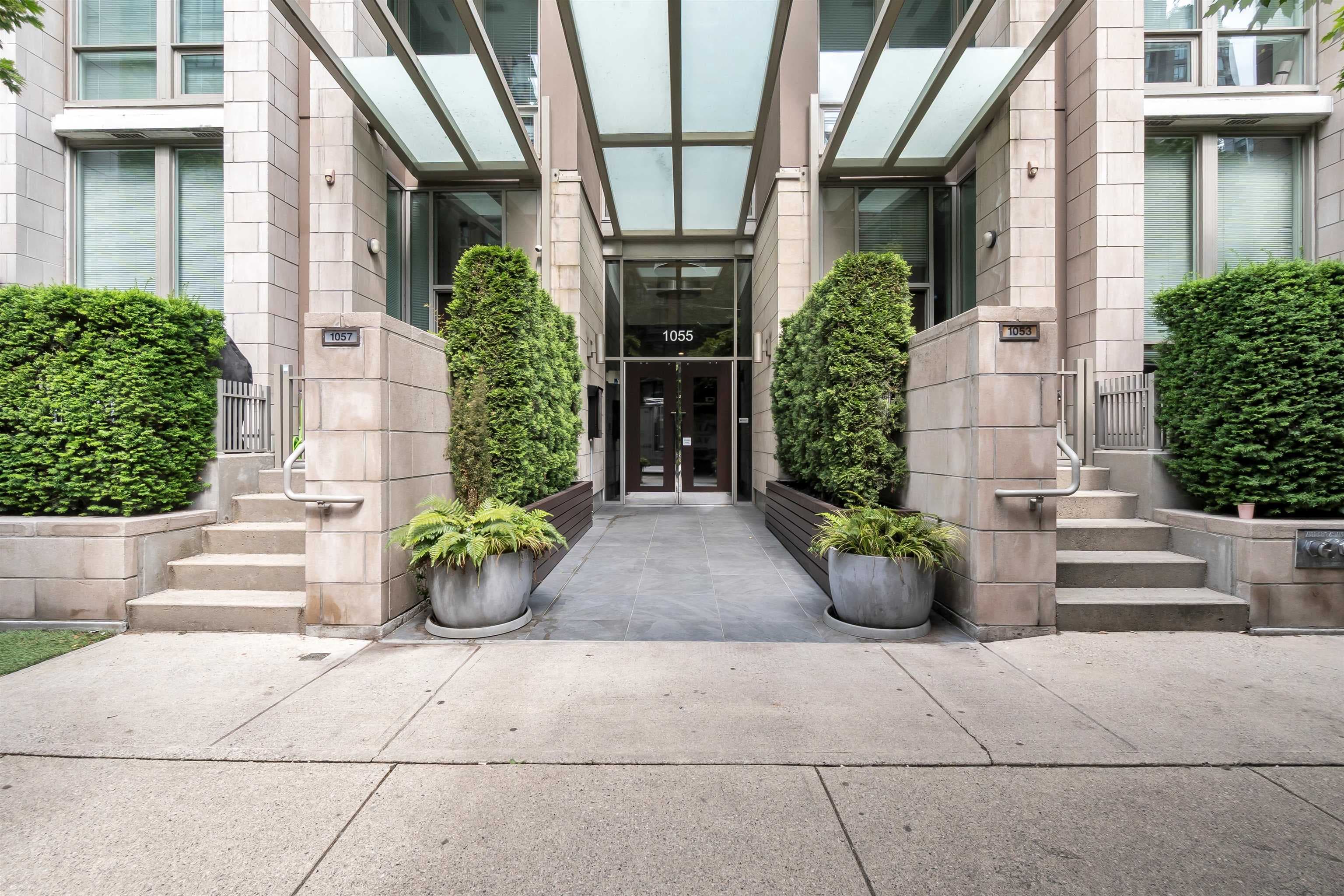 1607 - 1055 Richards Street, Vancouver, V6B 0C2 — photo 2