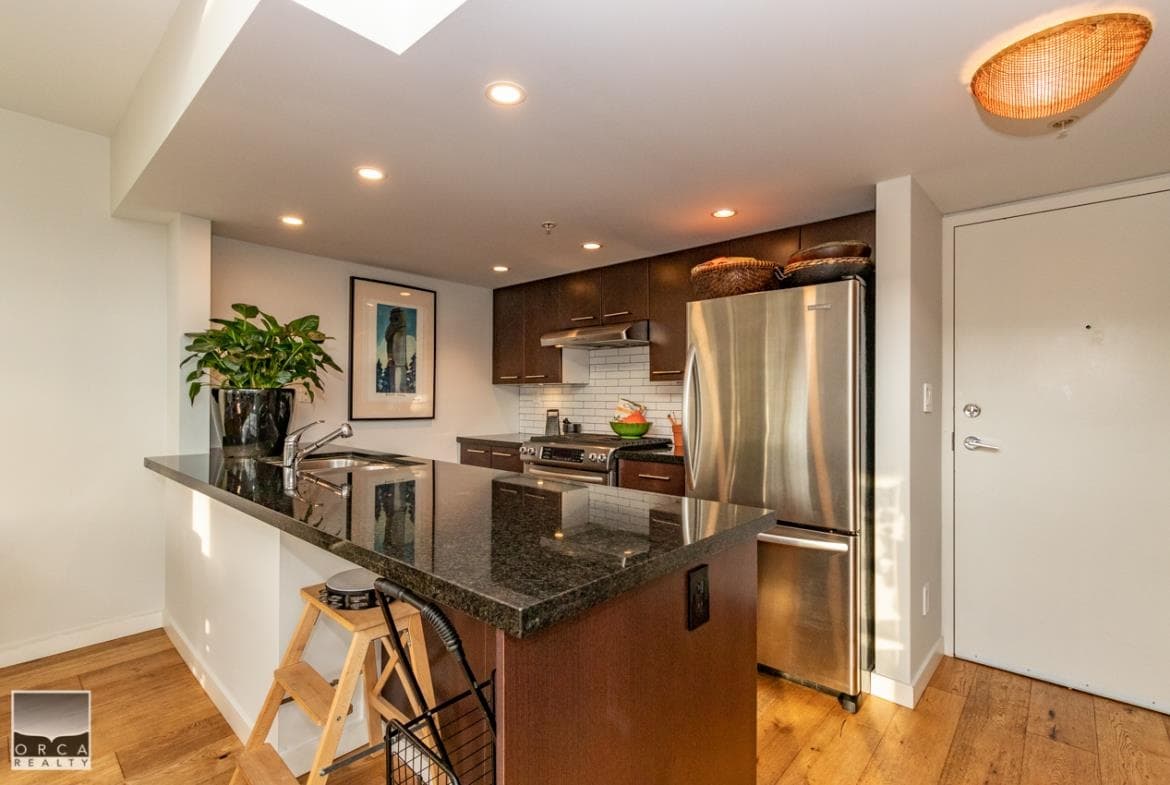 PH3 - 1288 Chesterfield Avenue, North Vancouver, V7M 0B1 — photo 2