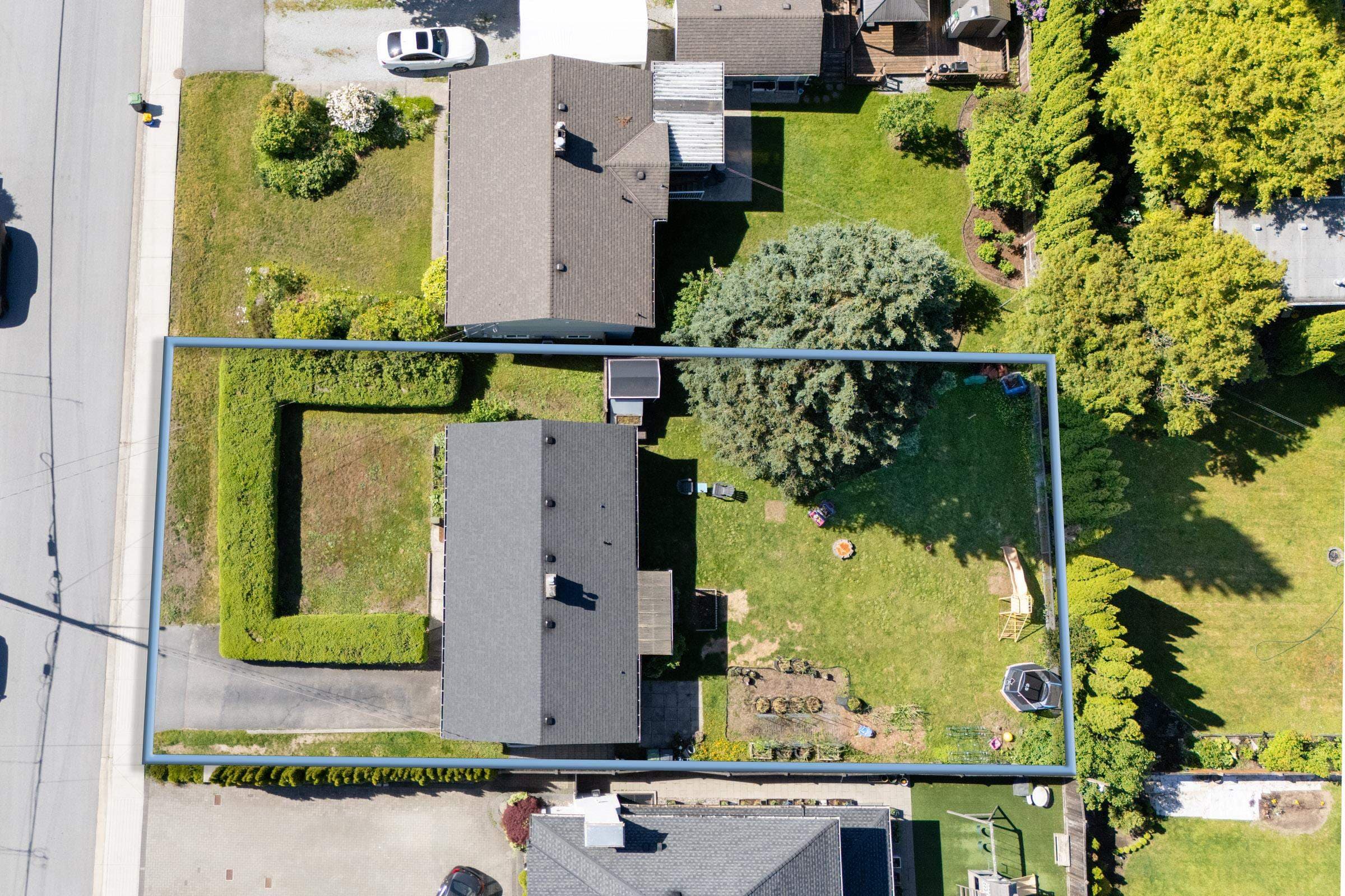 914 Macintosh Street, Coquitlam, V3J 4Z2 — photo 5