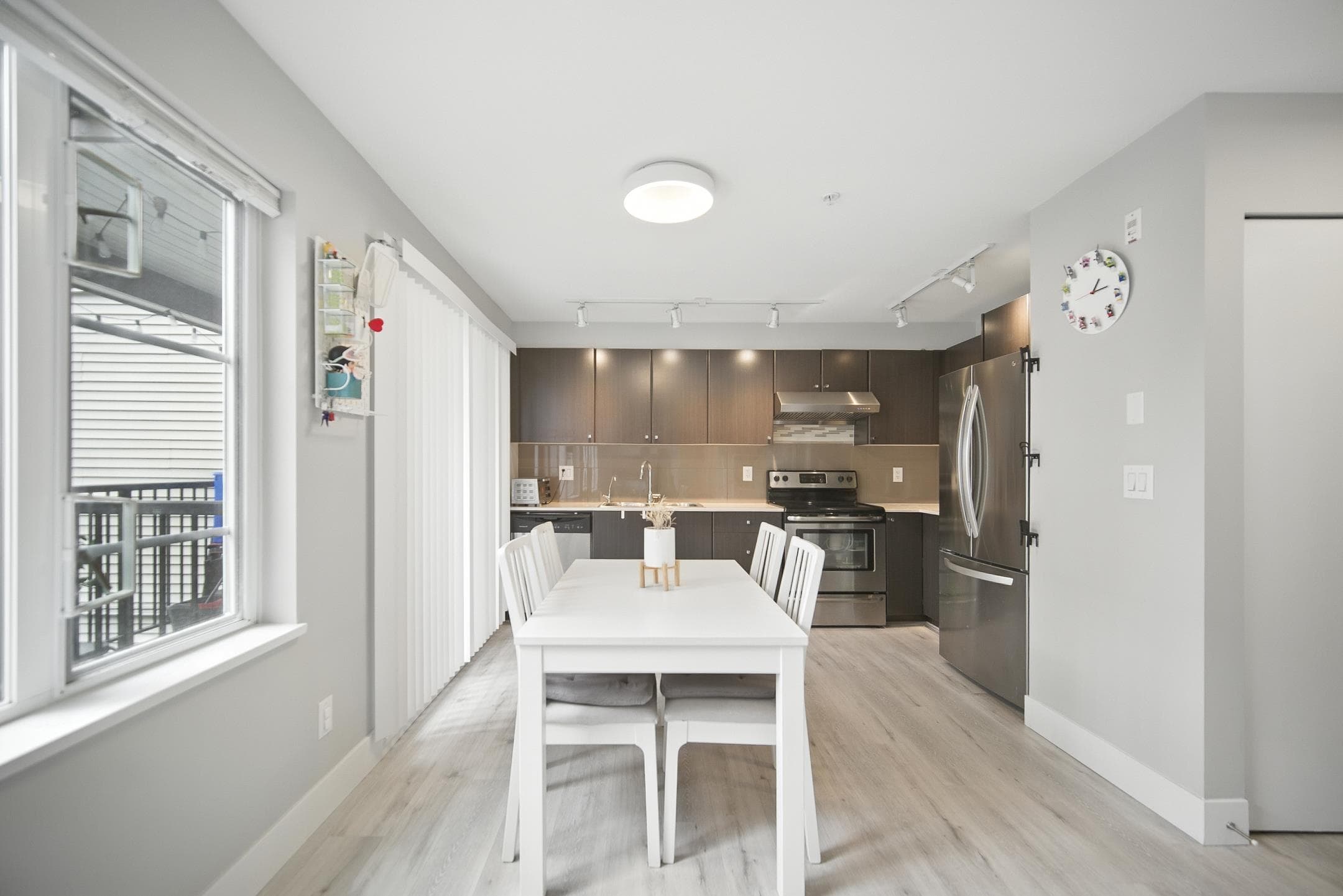 305 - 13740 75a Avenue, Surrey, V3W 0E8 — photo 5