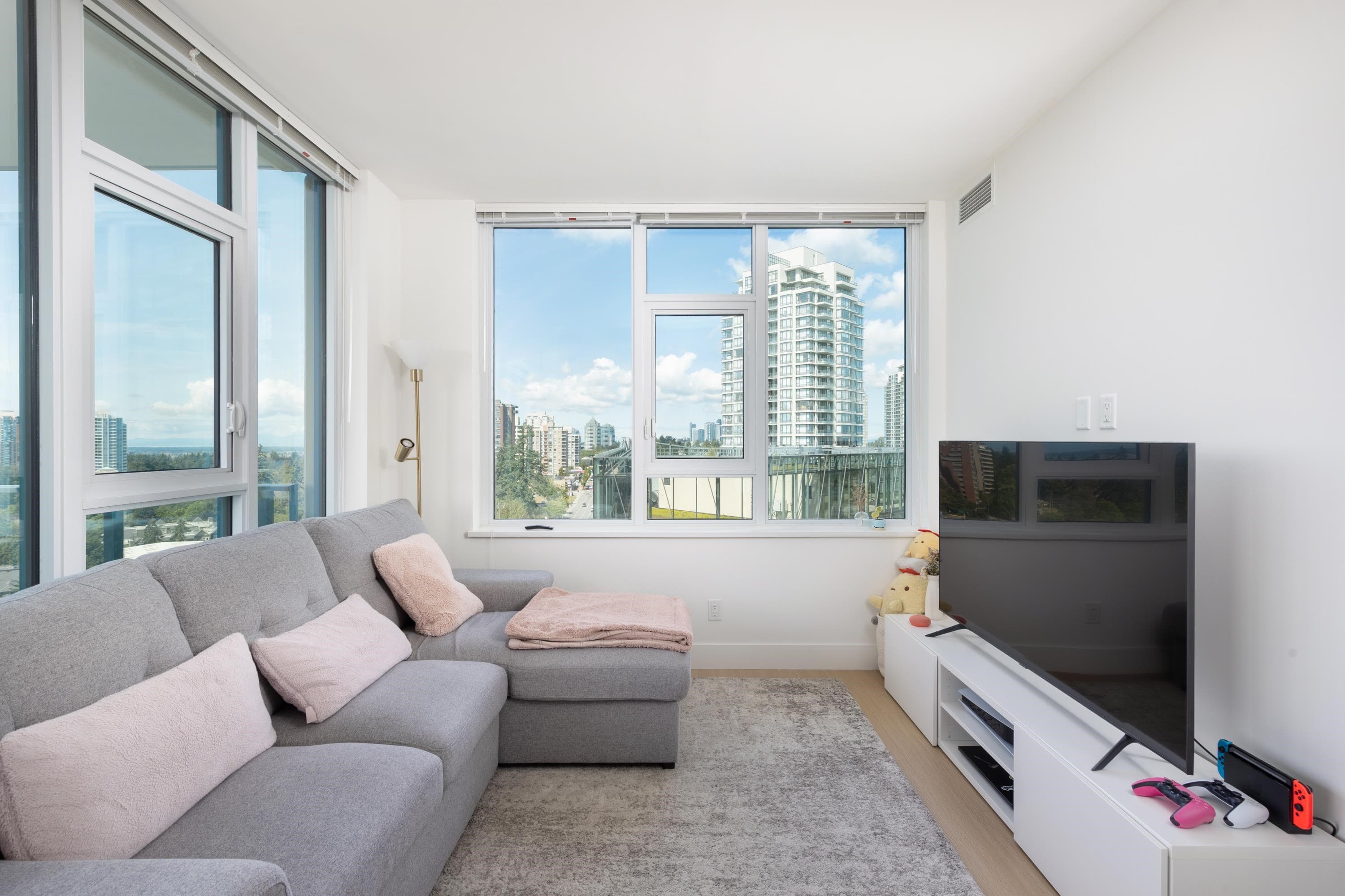 1210 - 7388 Kingsway, Burnaby, V3N 0G9 — photo 4