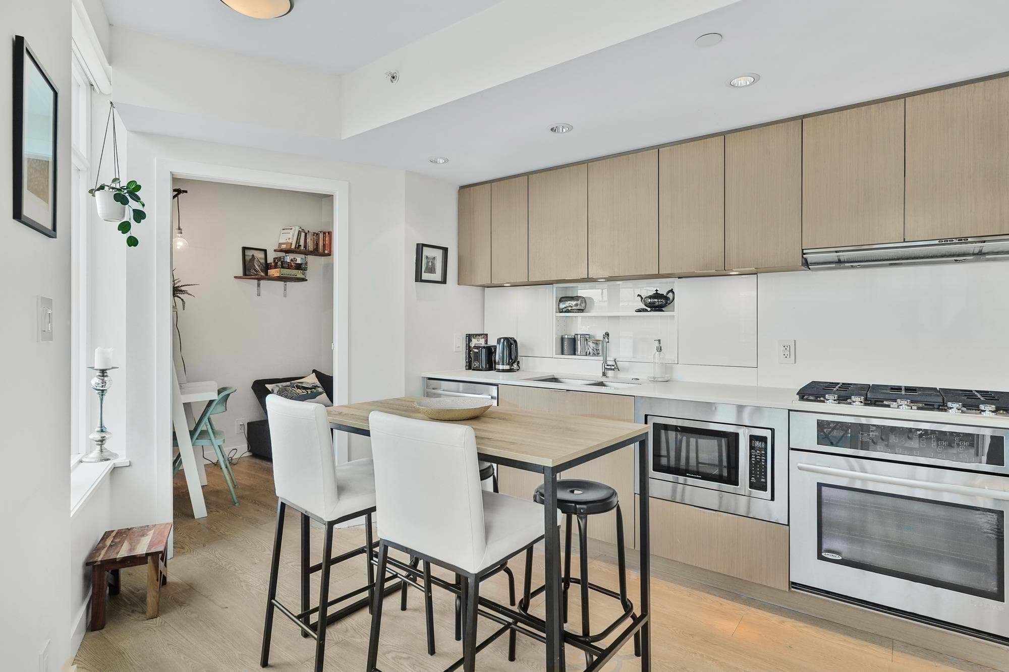 803 - 161 E 1st Avenue, Vancouver, V6A 0G1 — photo 2