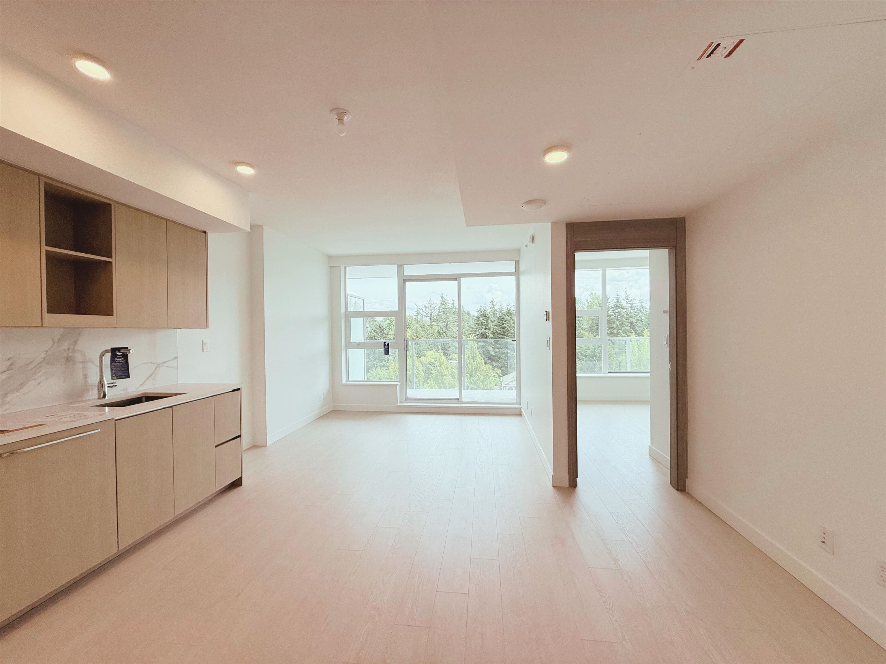1104 - 13768 100 Avenue, Surrey, V3T 0G5 — photo 2