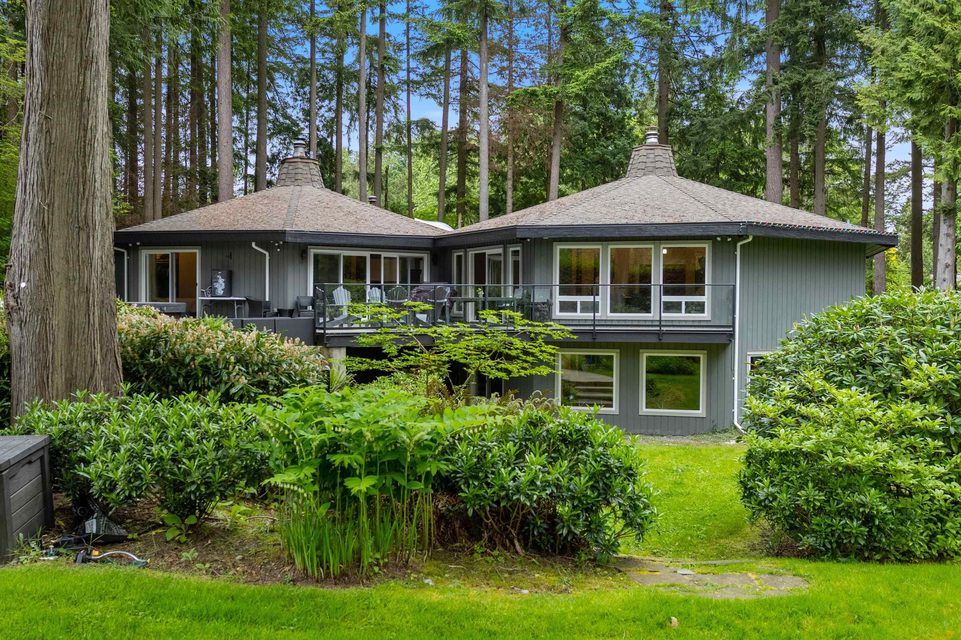 13538 20 Avenue, Surrey, V4A 1Z6 — photo 1