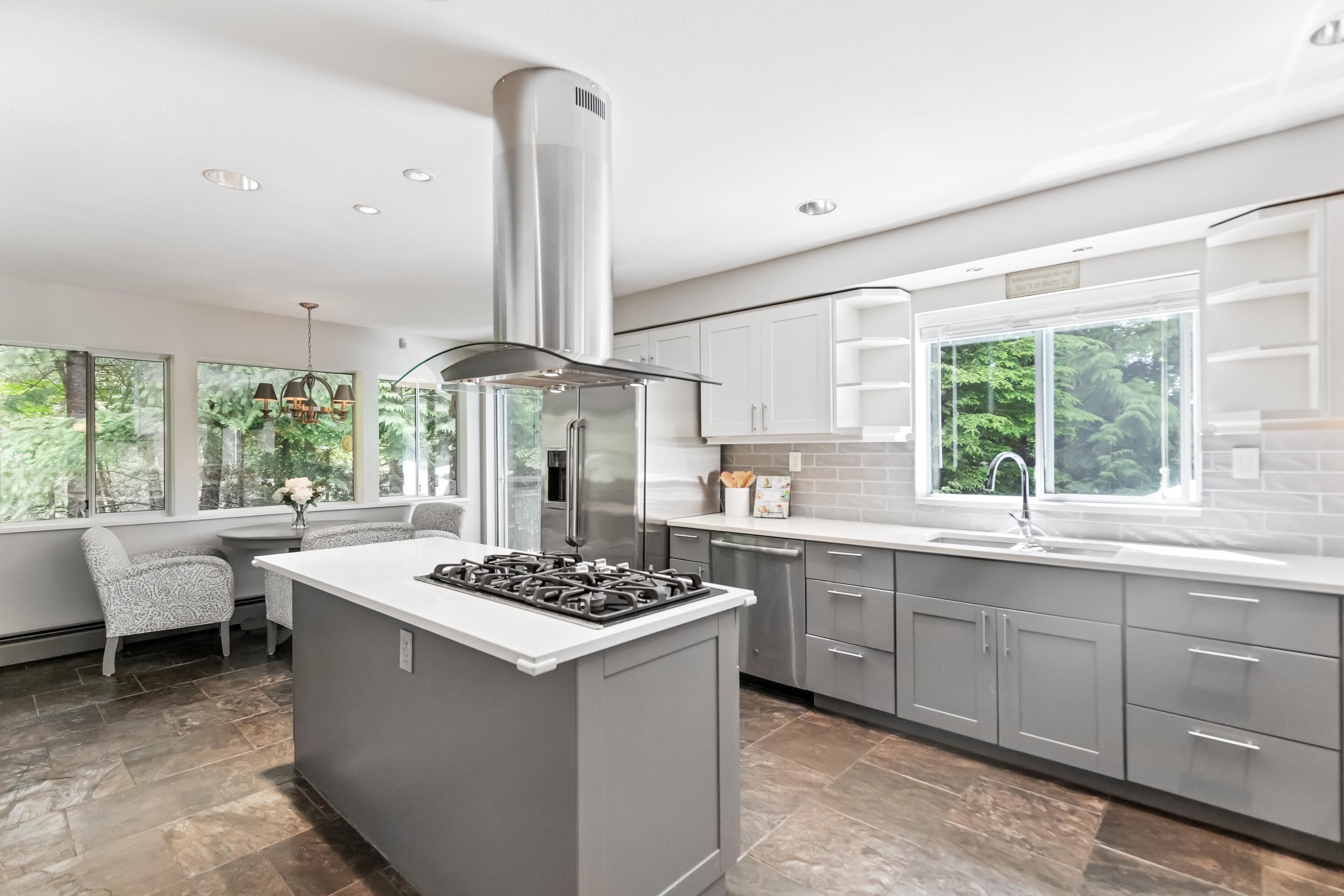 27740 Sayers Crescent, Maple Ridge, V2W 1N4 — photo 1