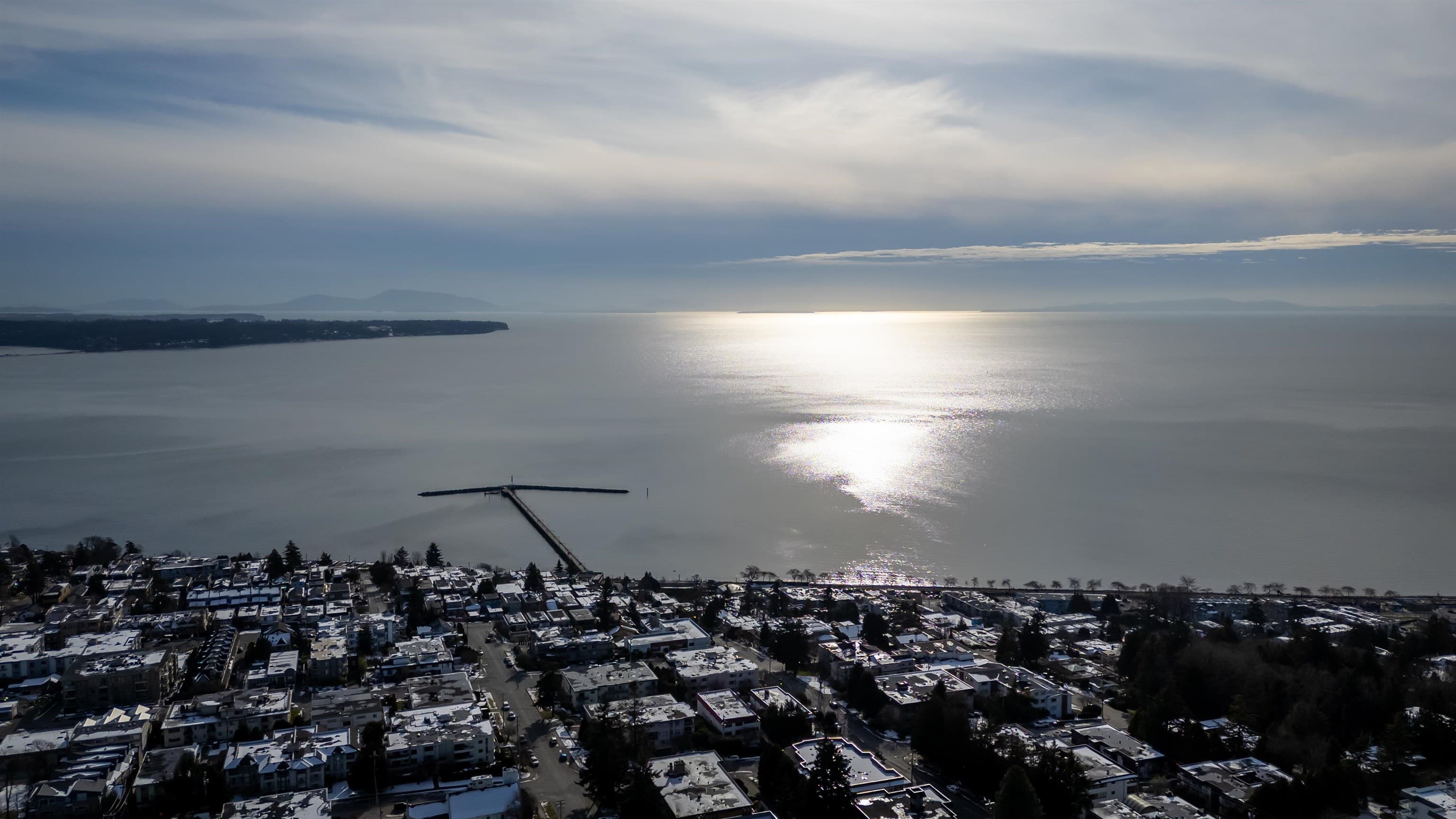 204 - 15152 Russell Avenue, White Rock, V4B 0A3 — photo 2