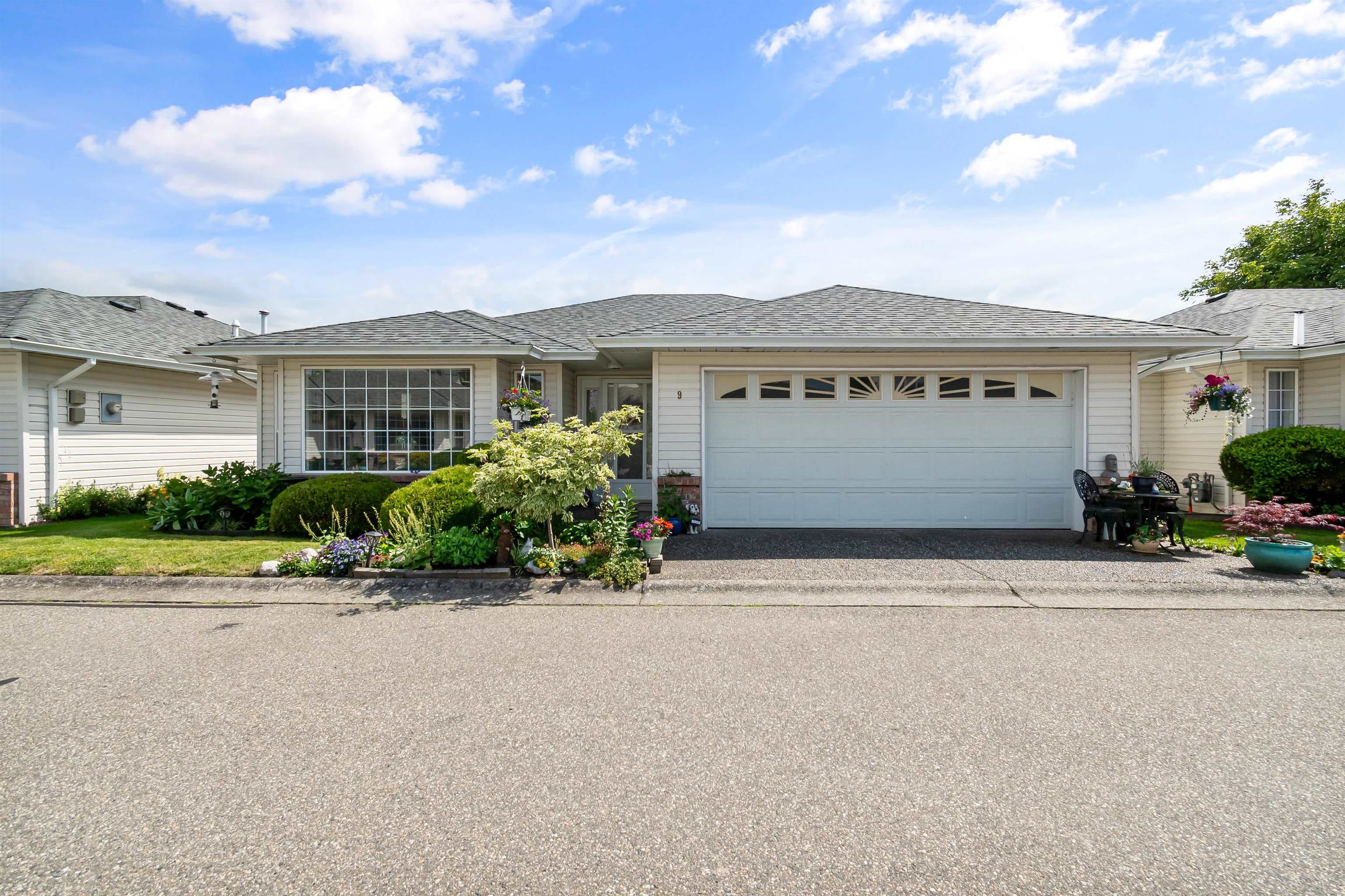 9 - 9420 Woodbine Street, Chilliwack, V2P 5S4 — photo 1