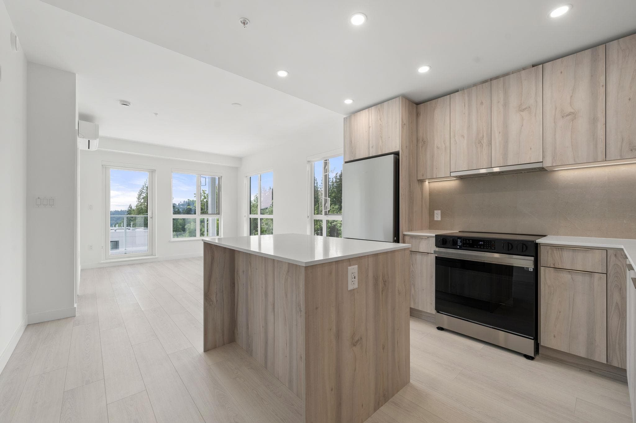 404 - 3594 Malsum Drive, North Vancouver, V7G 0B4 — photo 3