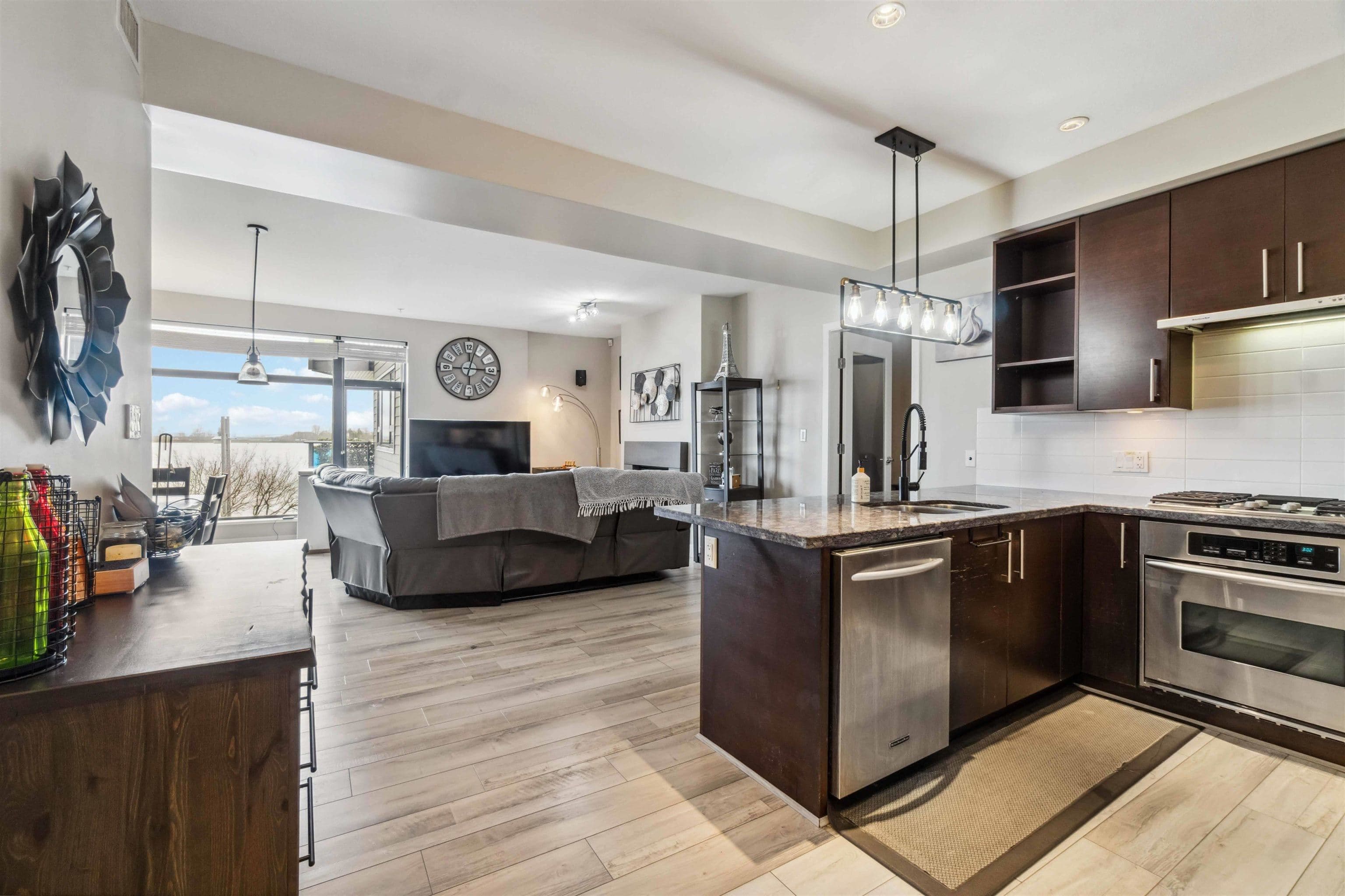 201 - 14300 Riverport Way, Richmond, V6W 0A4 — photo 3