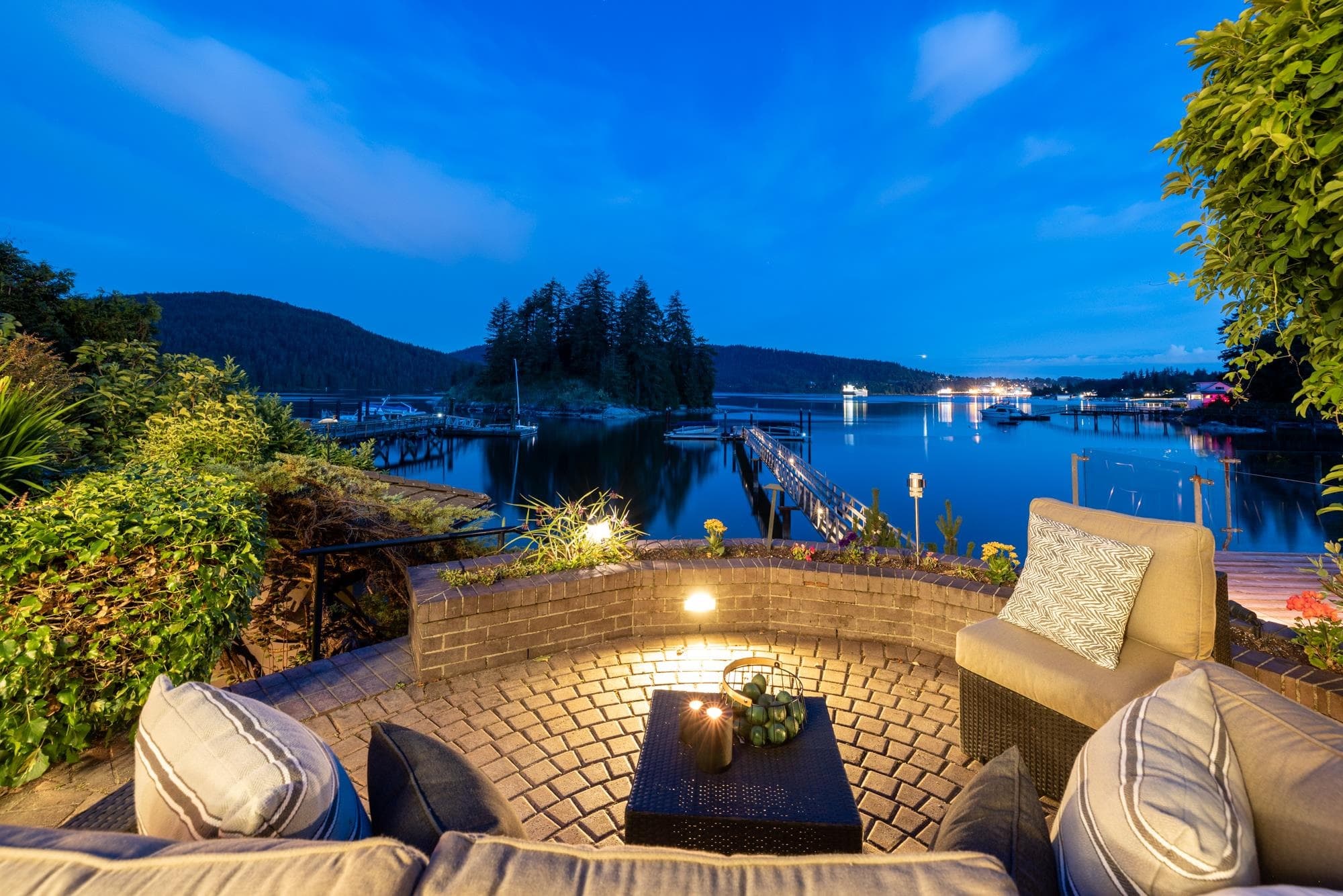 4625 Strathcona Road, North Vancouver, V7G 1G7 — photo 5