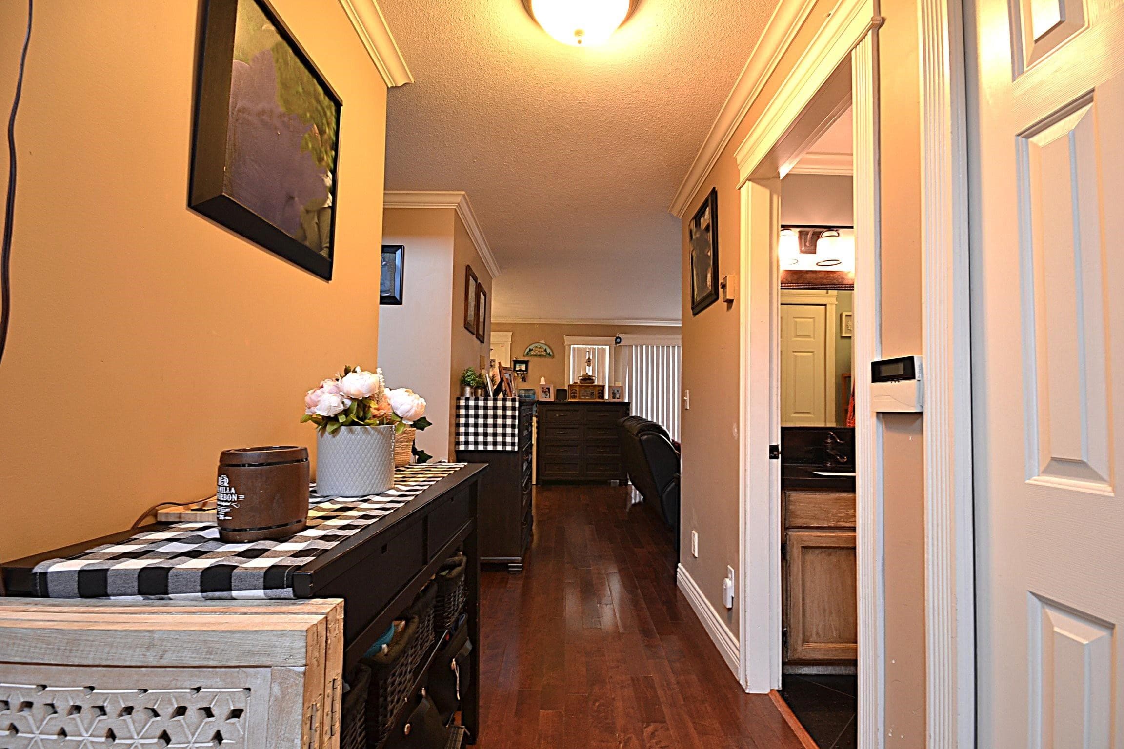 8832 15th Avenue, Burnaby, V3N 1Y3 — photo 2