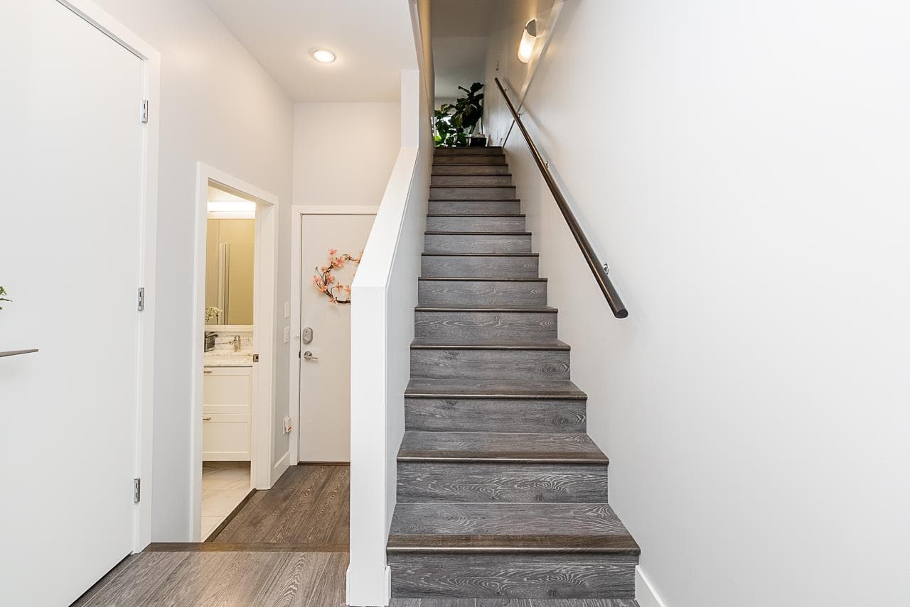 107 - 528 Foster Avenue, Coquitlam, V3J 0E3 — photo 5