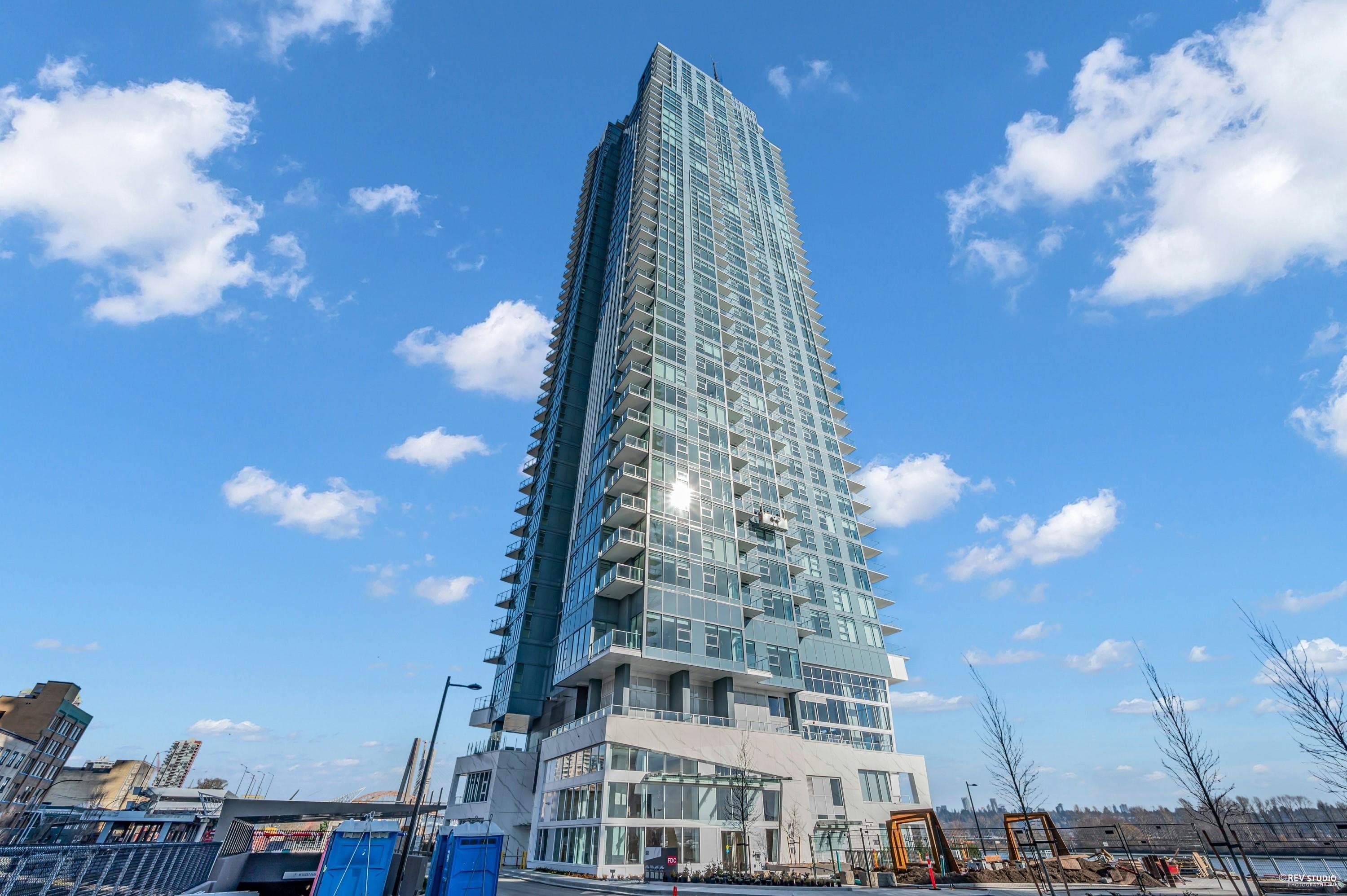 2303 - 660 Quayside Drive, New Westminster, V3M 0P1 — photo 1