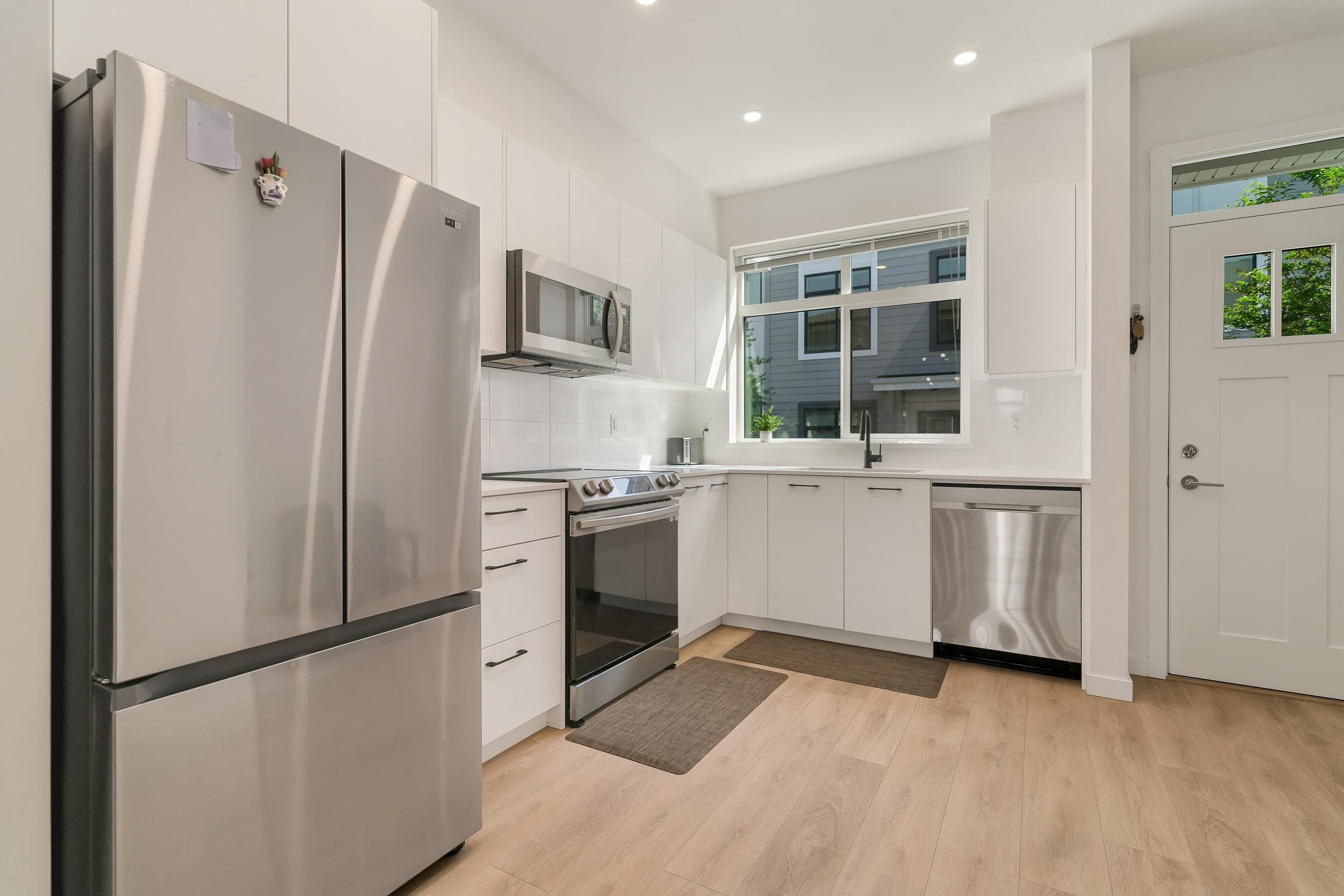 99 - 15235 Sitka Drive, Surrey, V3S 0A9 — photo 5