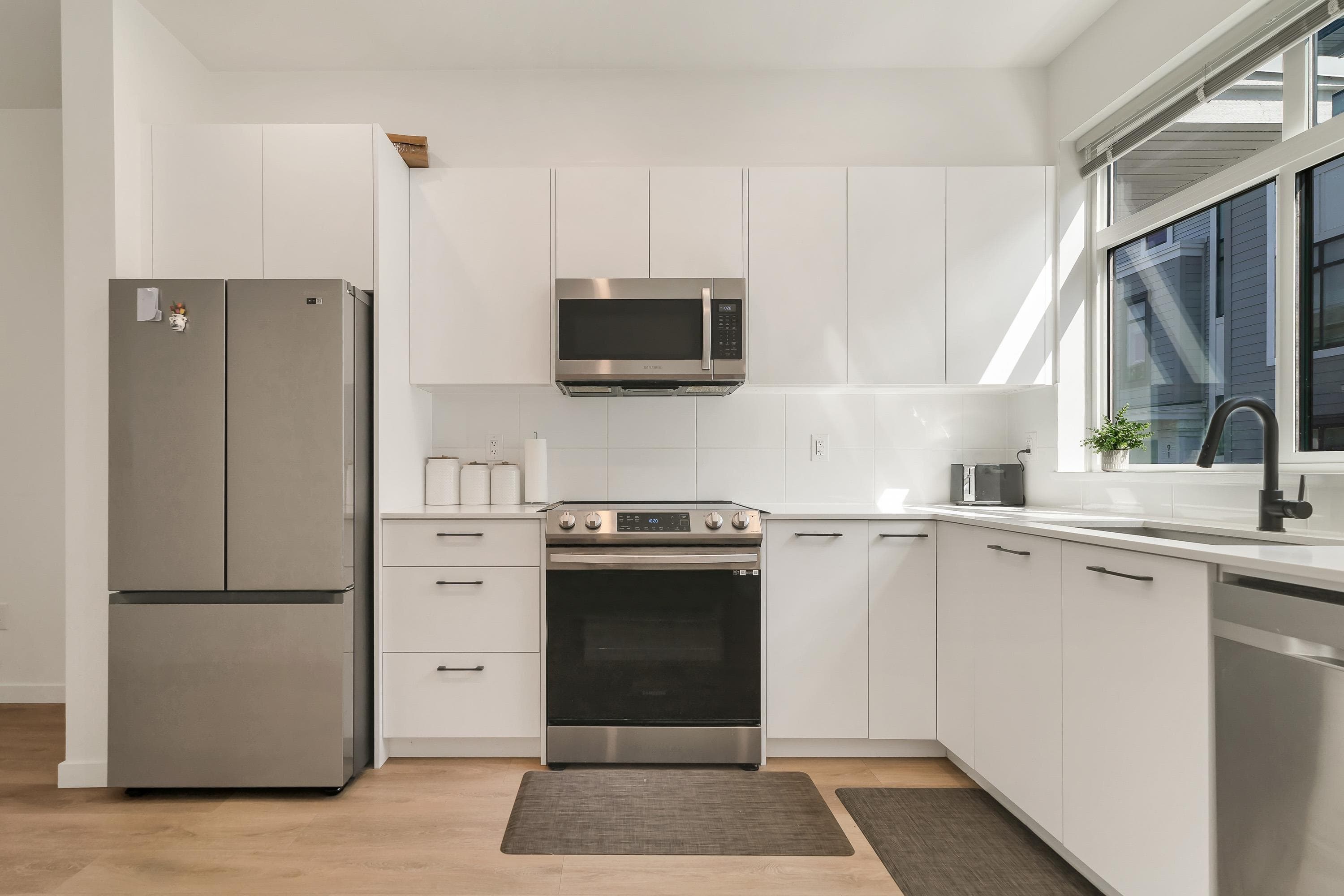 99 - 15235 Sitka Drive, Surrey, V3S 0A9 — photo 4