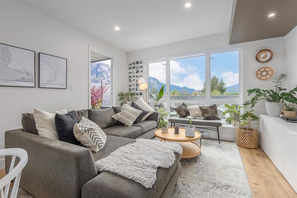 421 - 38362 Buckley Avenue, Squamish, V8B 0J8 — photo 1
