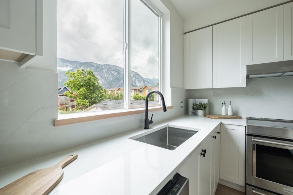3 - 1165 Wilson Crescent, Squamish, V8B 0A6 — photo 4