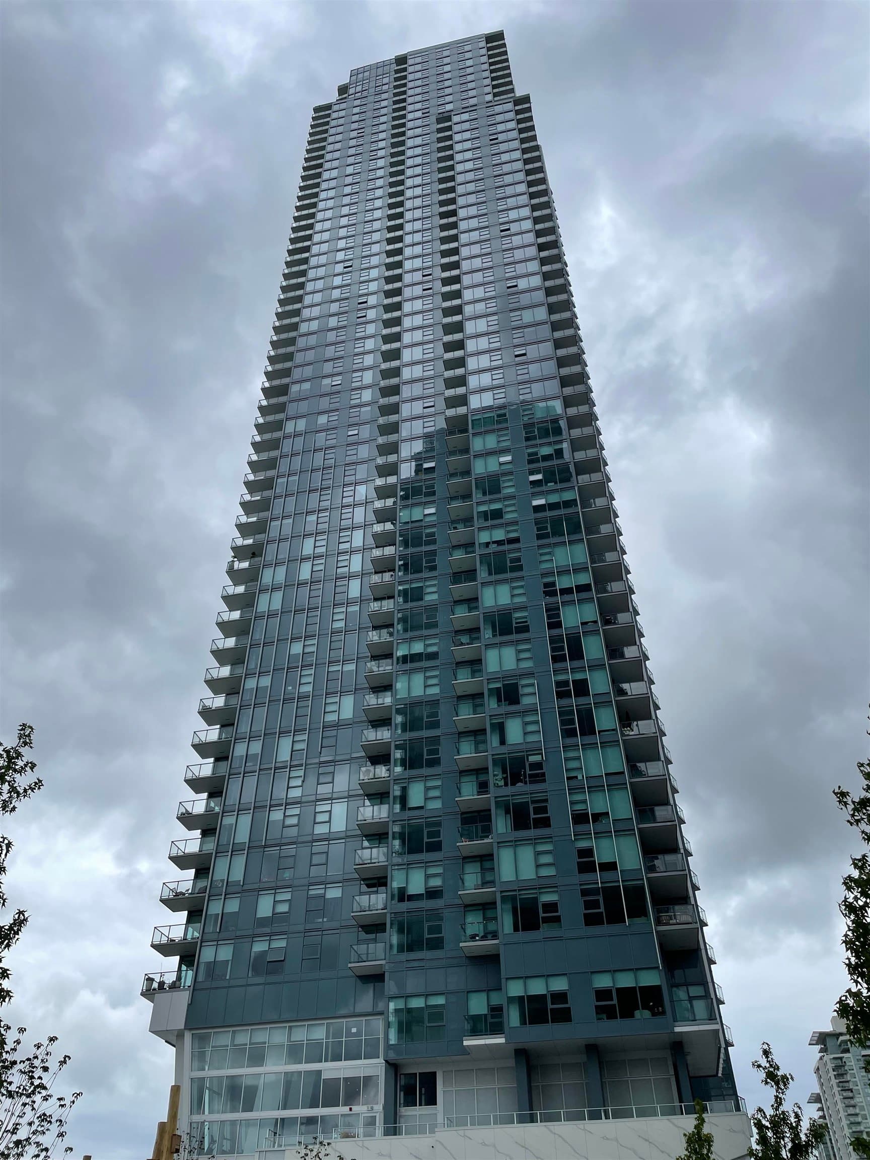 802 - 680 Quayside Drive, New Westminster, V3M 0P2 — photo 2