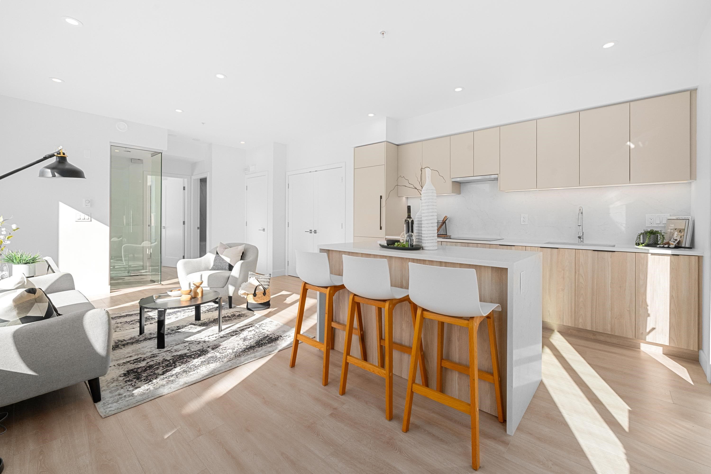 102 - 7161 17th Avenue, Burnaby, V3N 0K1 — photo 4