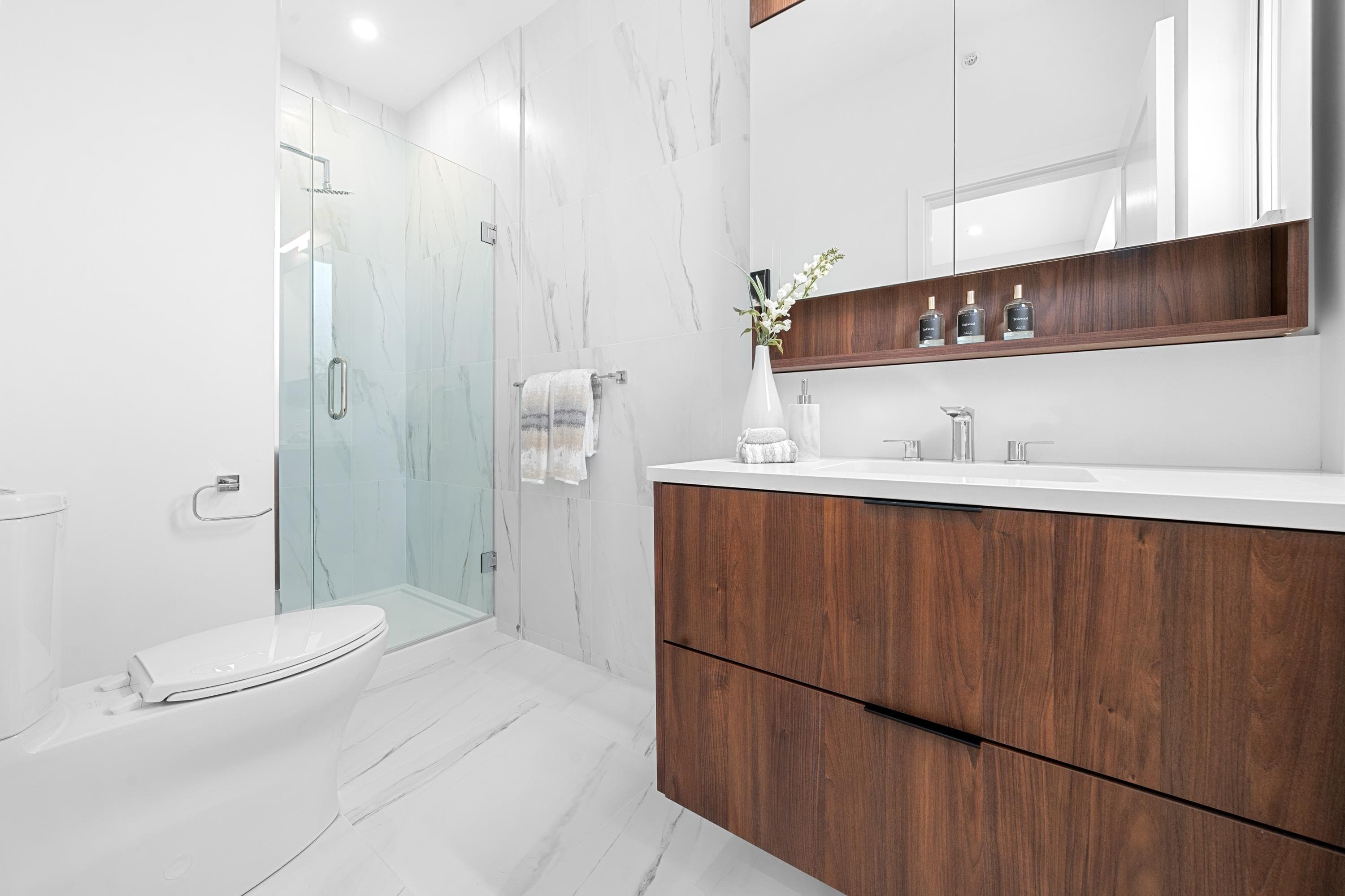 203 - 7161 17th Avenue, Burnaby, V3N 0K1 — photo 3