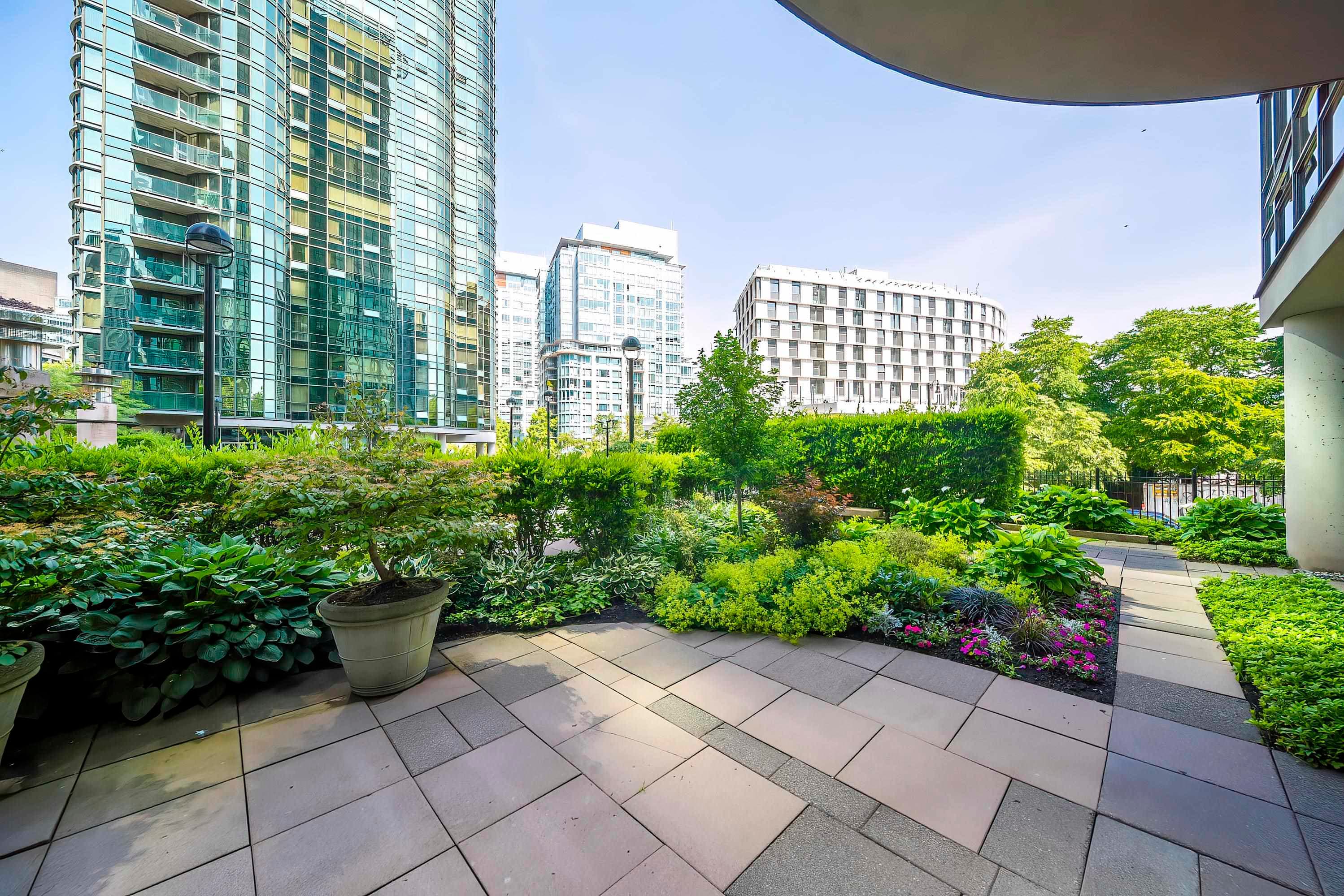 1708 - 555 Jervis Street, Vancouver, V6E 4N1 — photo 2