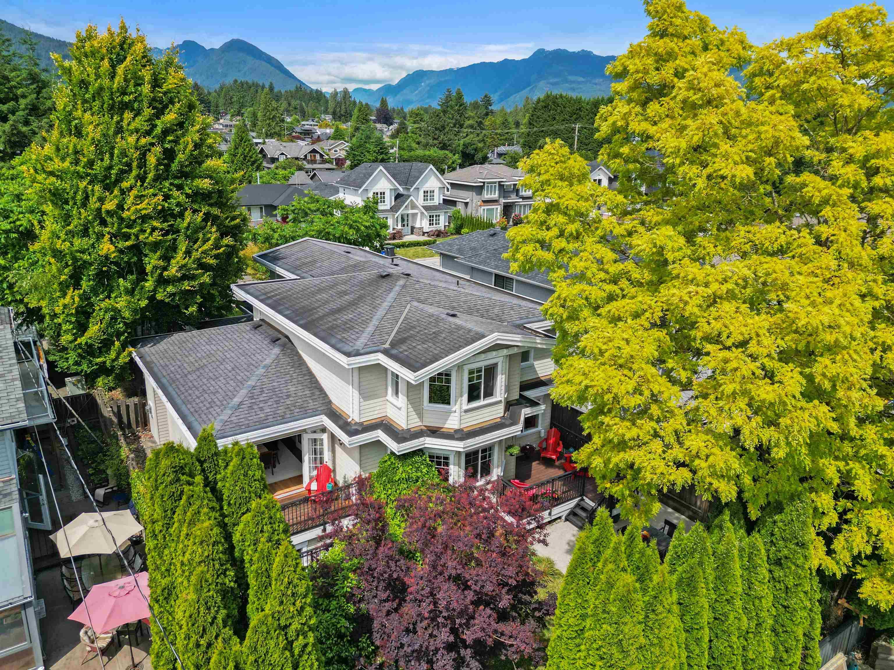 749 E 10th Street, North Vancouver