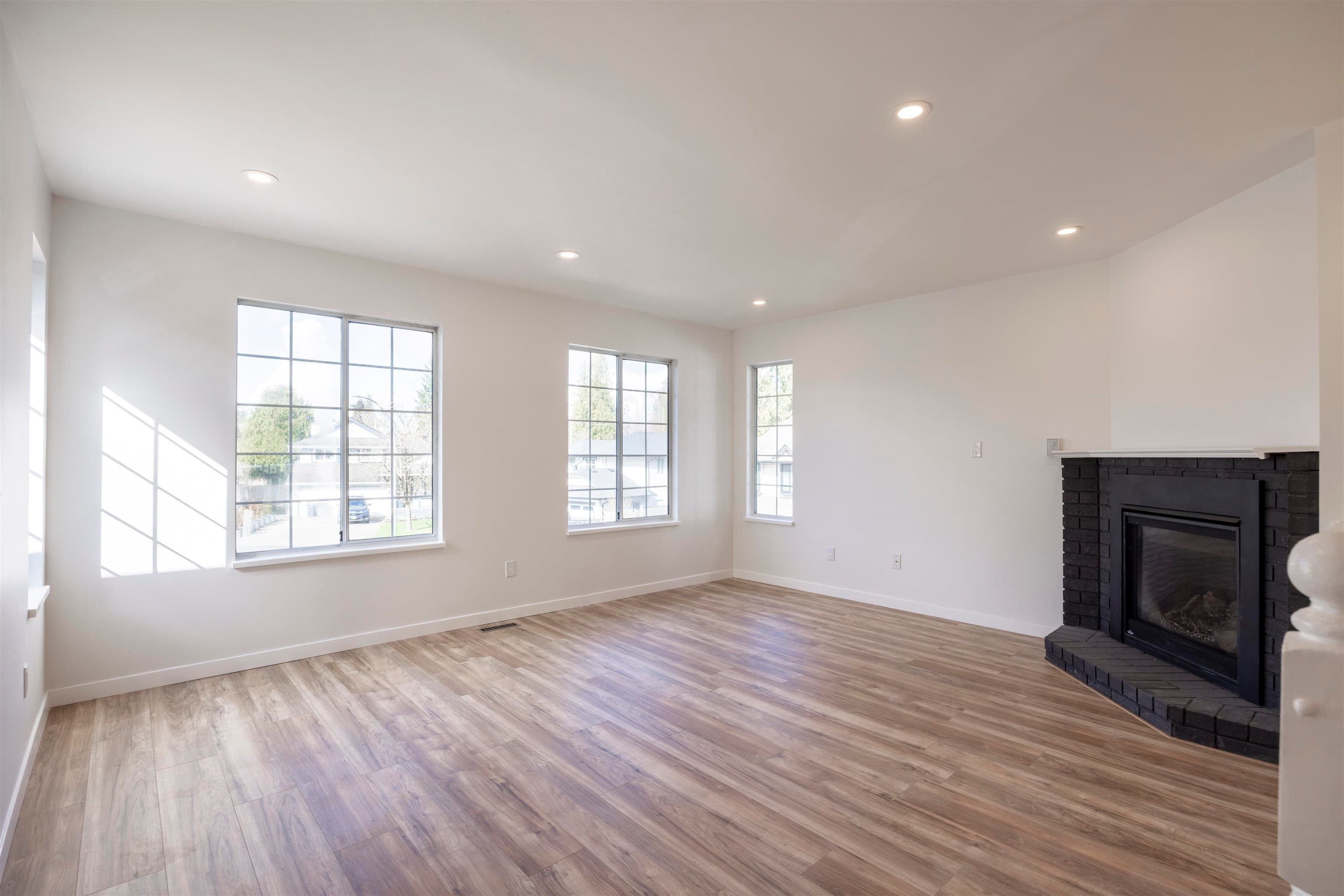 9548 208b Street, Langley, V1M 2C5 — photo 5