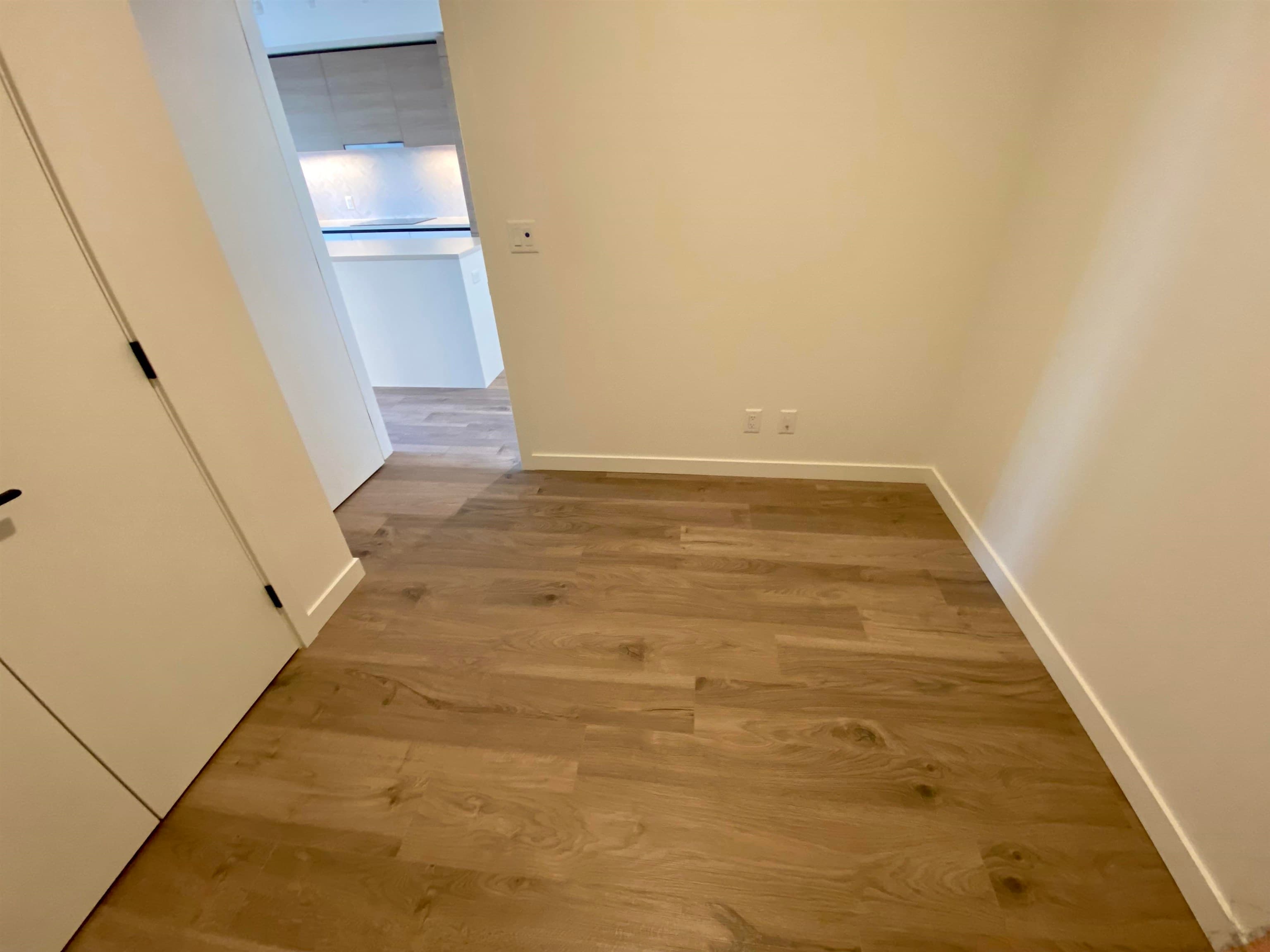 1801 - 13428 105 Avenue, Surrey, V3T 0S6 — photo 3
