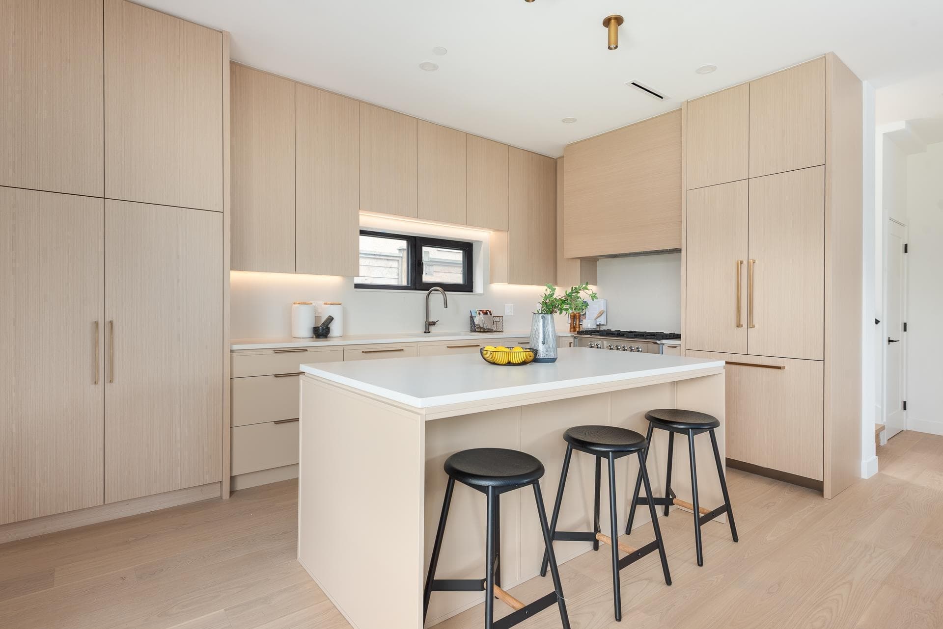715 Kaslo Street, Vancouver, V0V 0V0 — photo 2