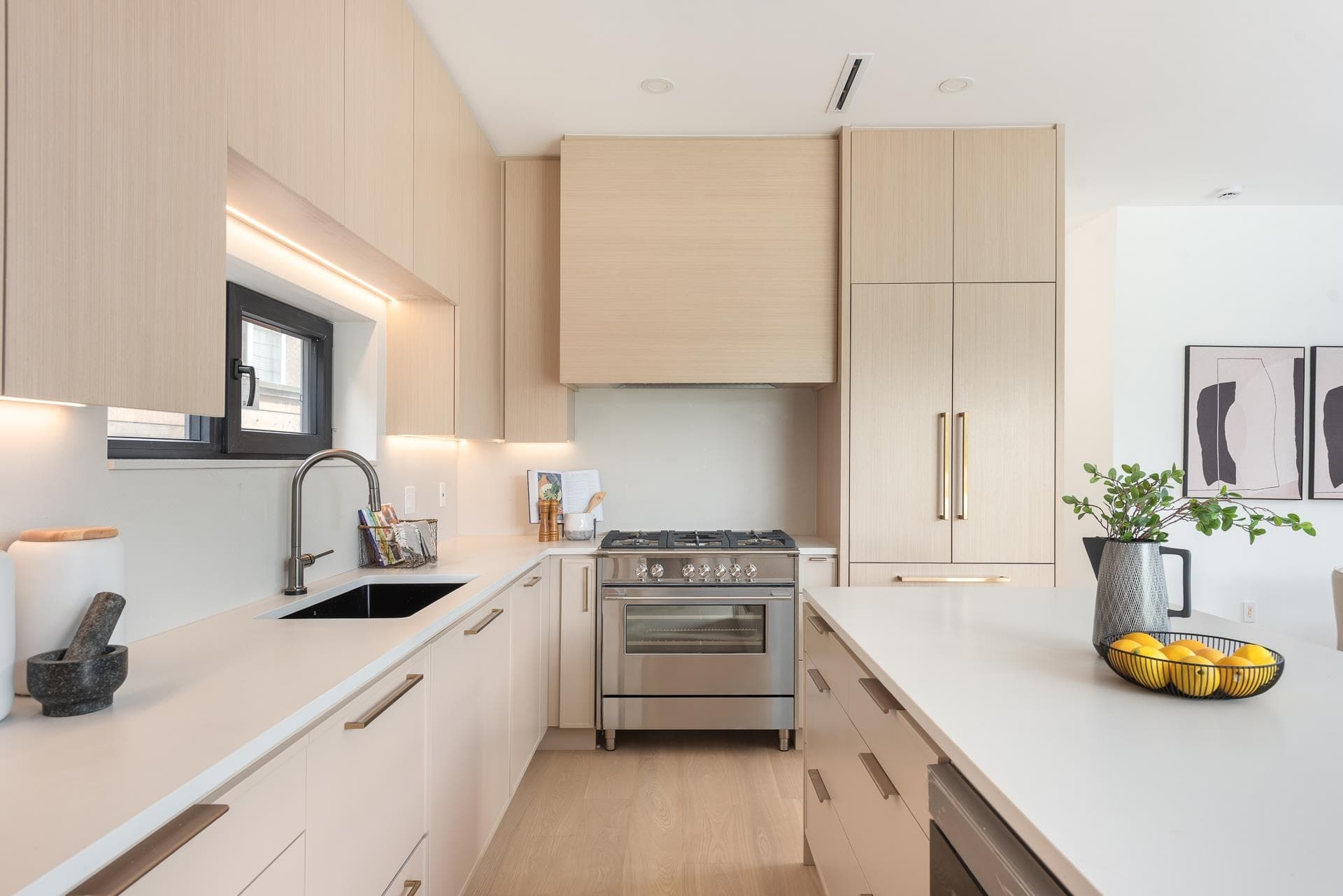 715 Kaslo Street, Vancouver, V0V 0V0 — photo 3