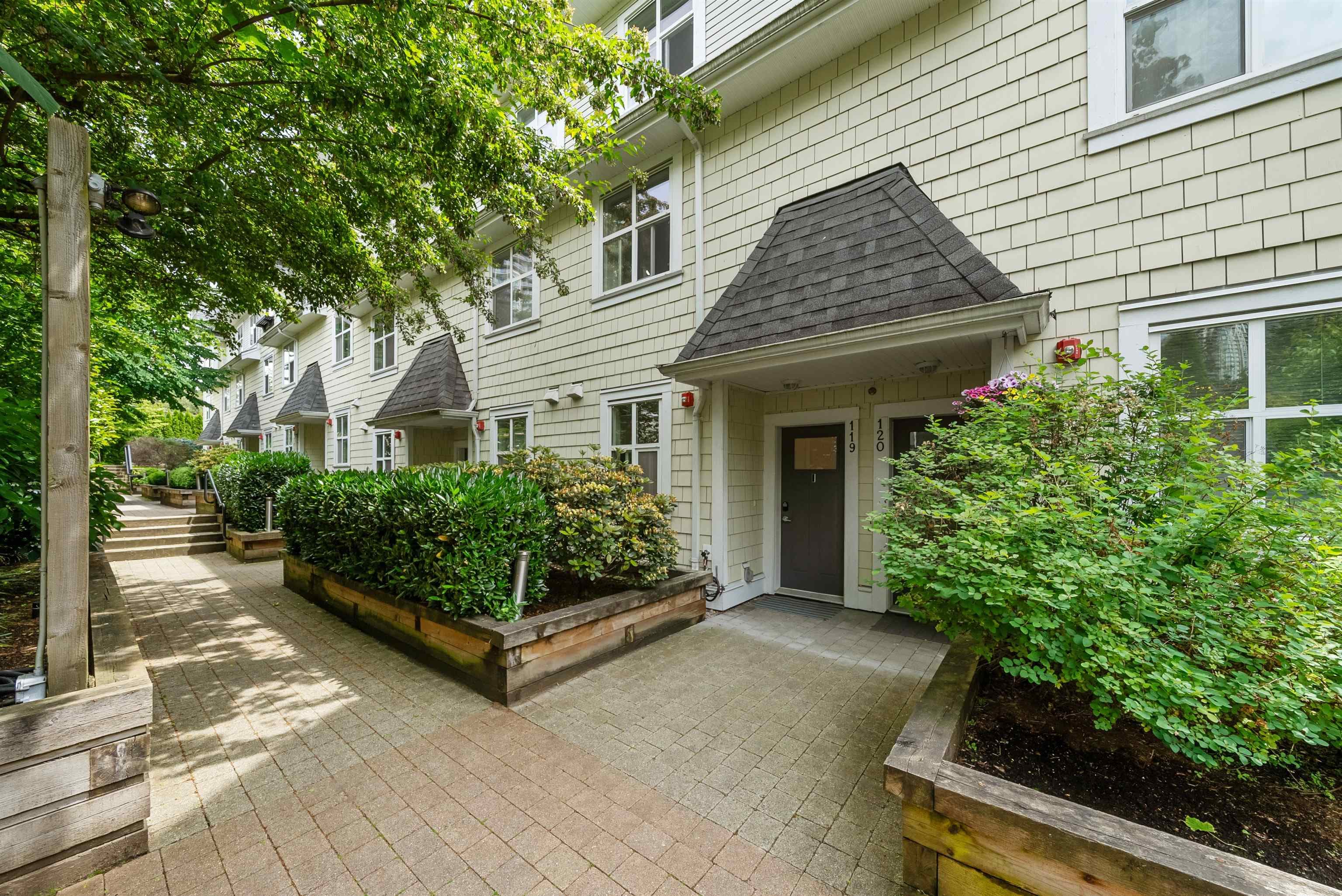 119 - 7250 18th Avenue, Burnaby, V3N 1H3 — photo 2