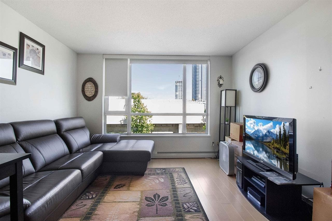 411 - 10777 University Drive, Surrey, V3T 0E6 — photo 2