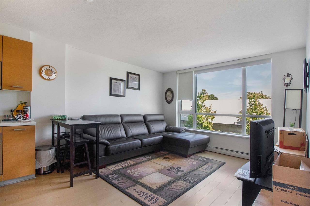 411 - 10777 University Drive, Surrey, V3T 0E6 — photo 1