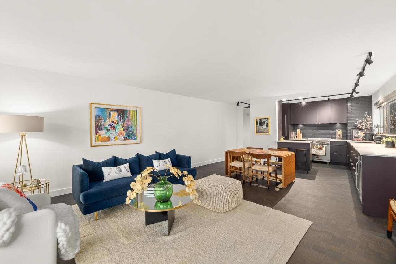 101 - 2135 Argyle Avenue, West Vancouver, V7V 1A5 — photo 5