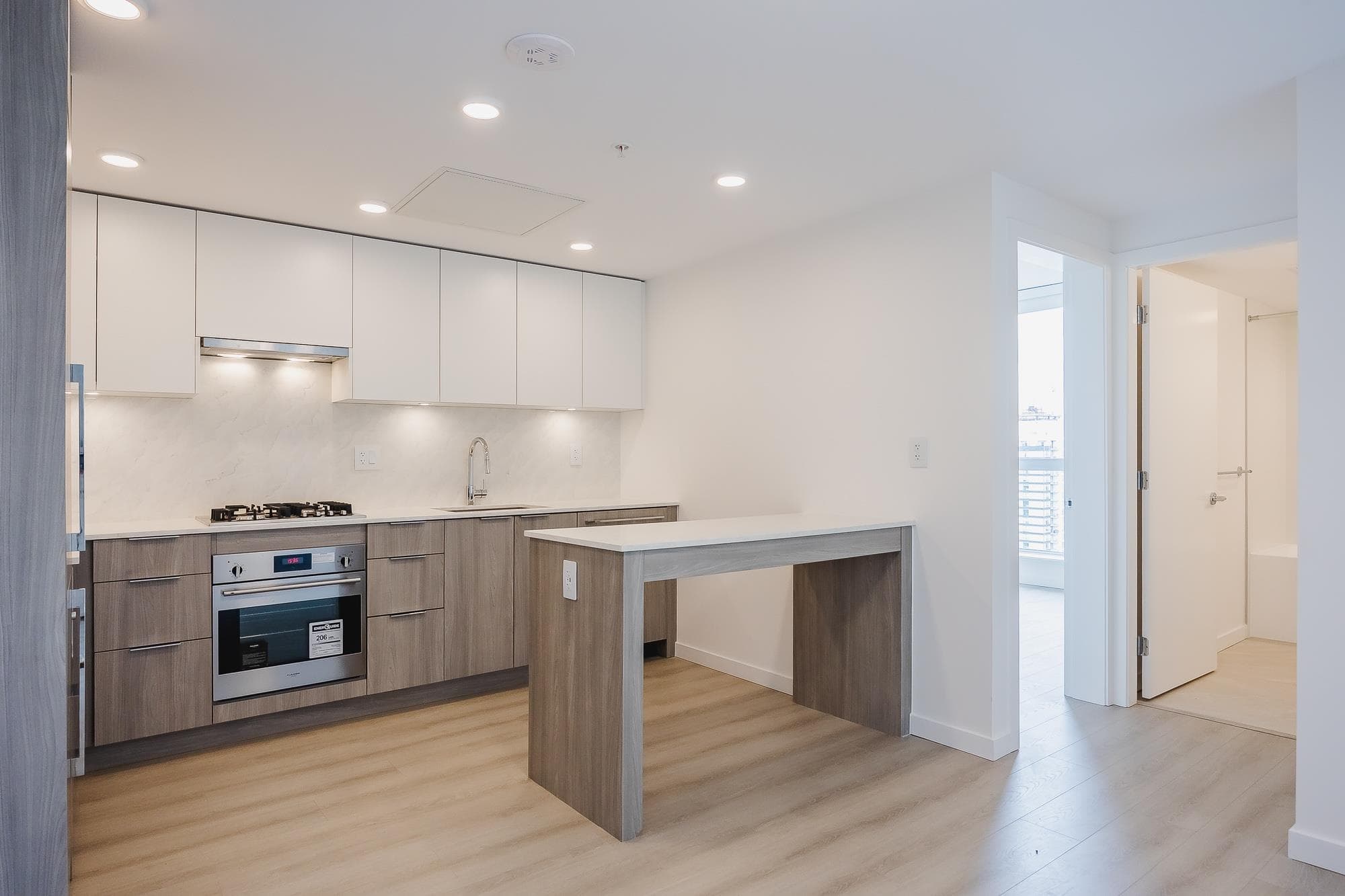 2601 - 10333 133 Street, Surrey, V3T 0V1 — photo 5