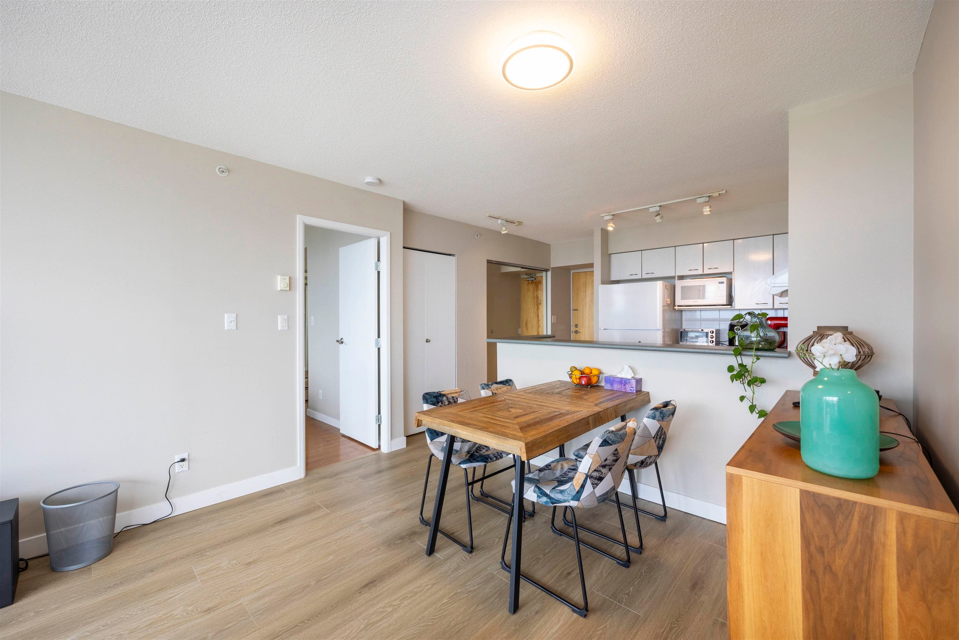 2905 - 6088 Willingdon Avenue, Burnaby, V5H 4V2 — photo 5