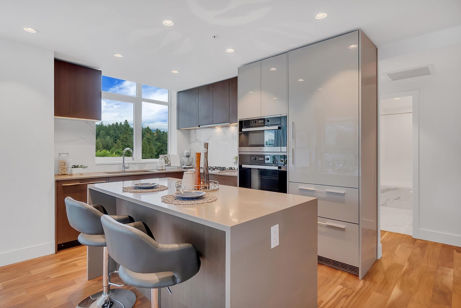 607 - 1632 Lions Gate Lane, North Vancouver, V7P 0E2 — photo 5