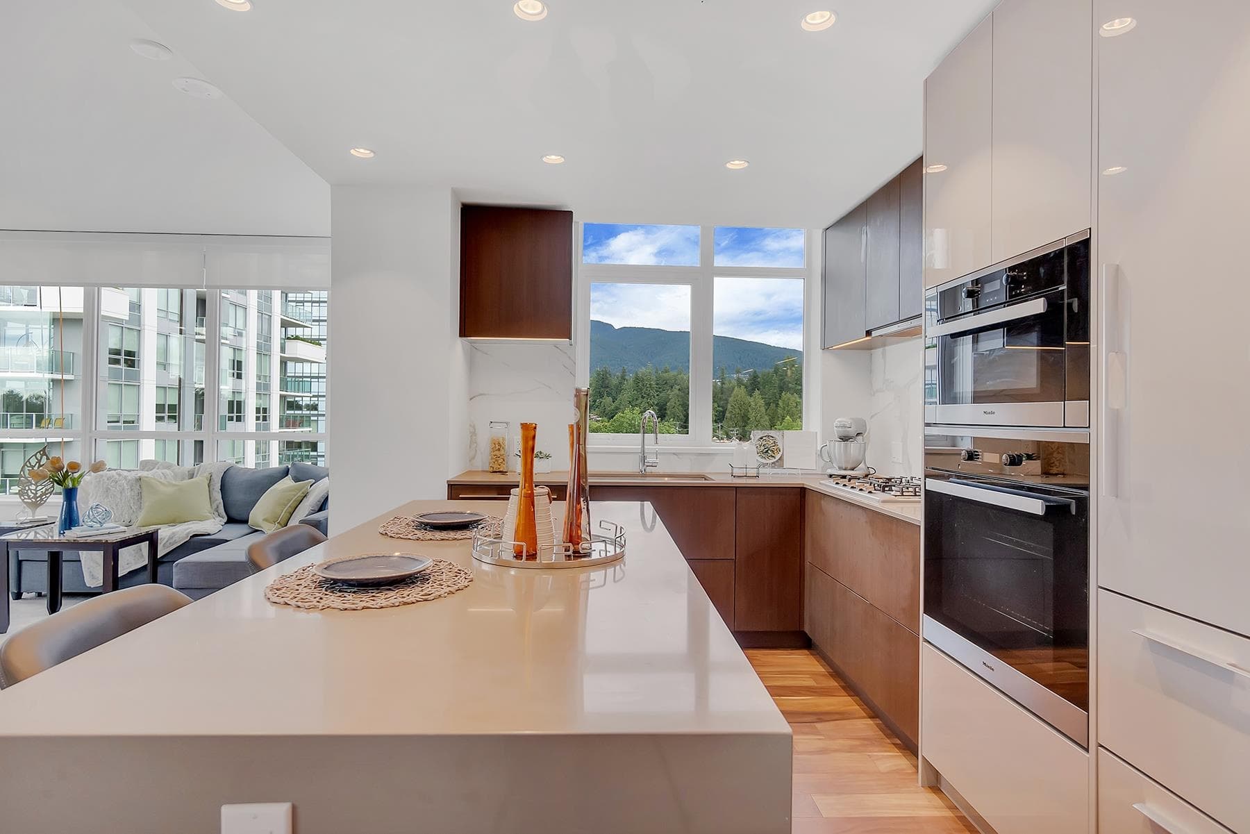 607 - 1632 Lions Gate Lane, North Vancouver, V7P 0E2 — photo 4