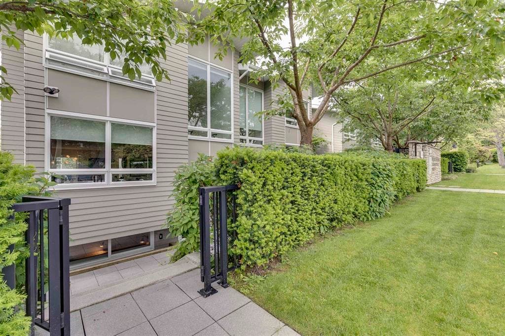 4 - 265 E 8th Street, North Vancouver