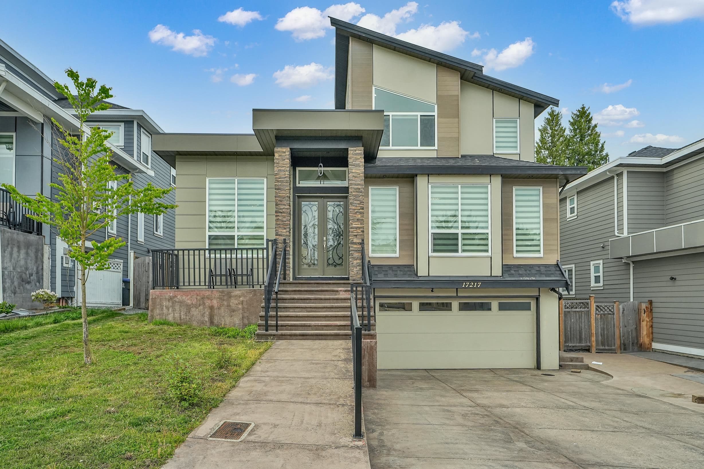 17217 59 Avenue, Surrey