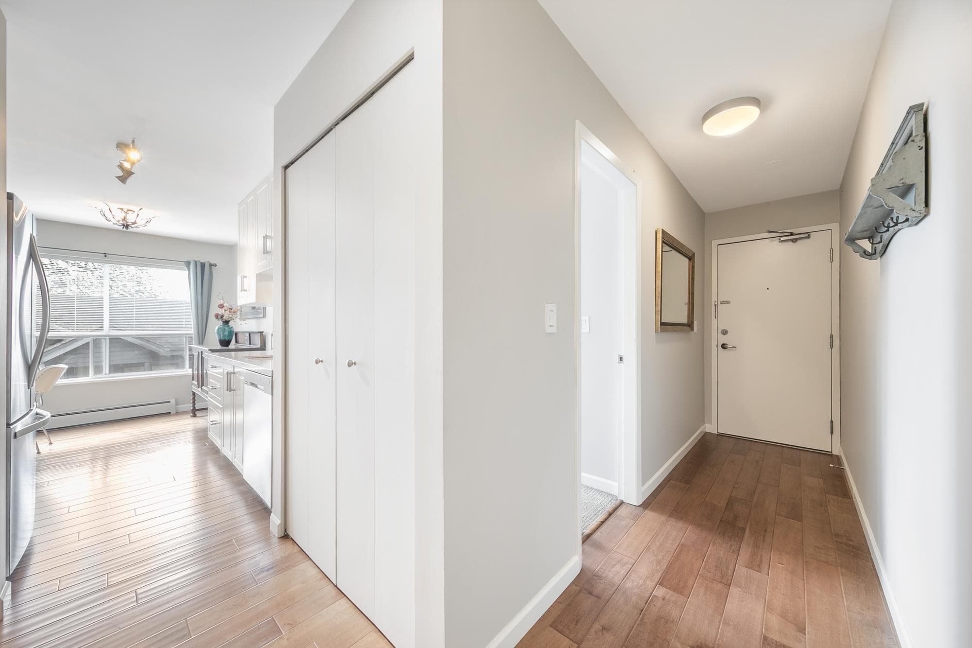 213 - 230 Mowat Street, New Westminster, V3M 4B2 — photo 2