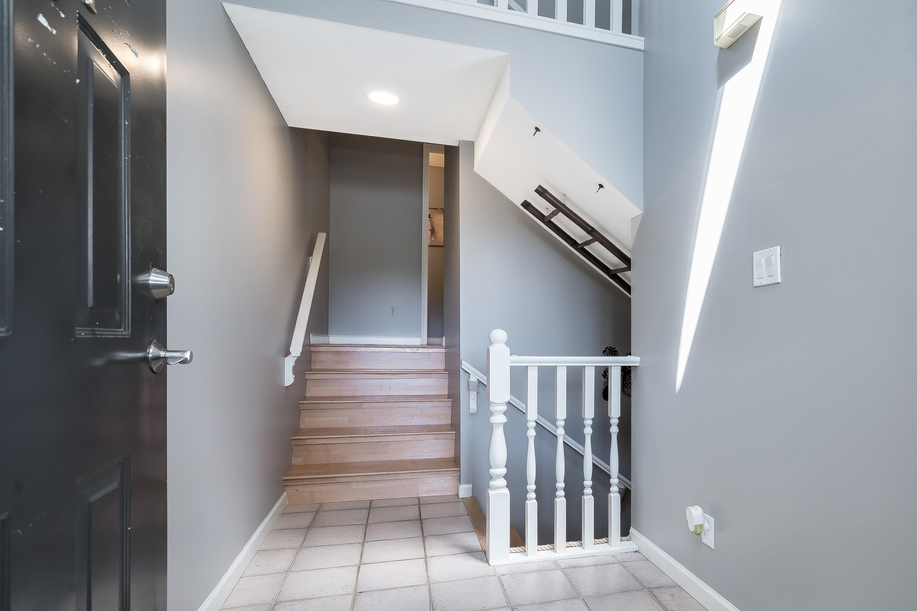 15411 Russell Avenue, White Rock, V4B 2R5 — photo 3