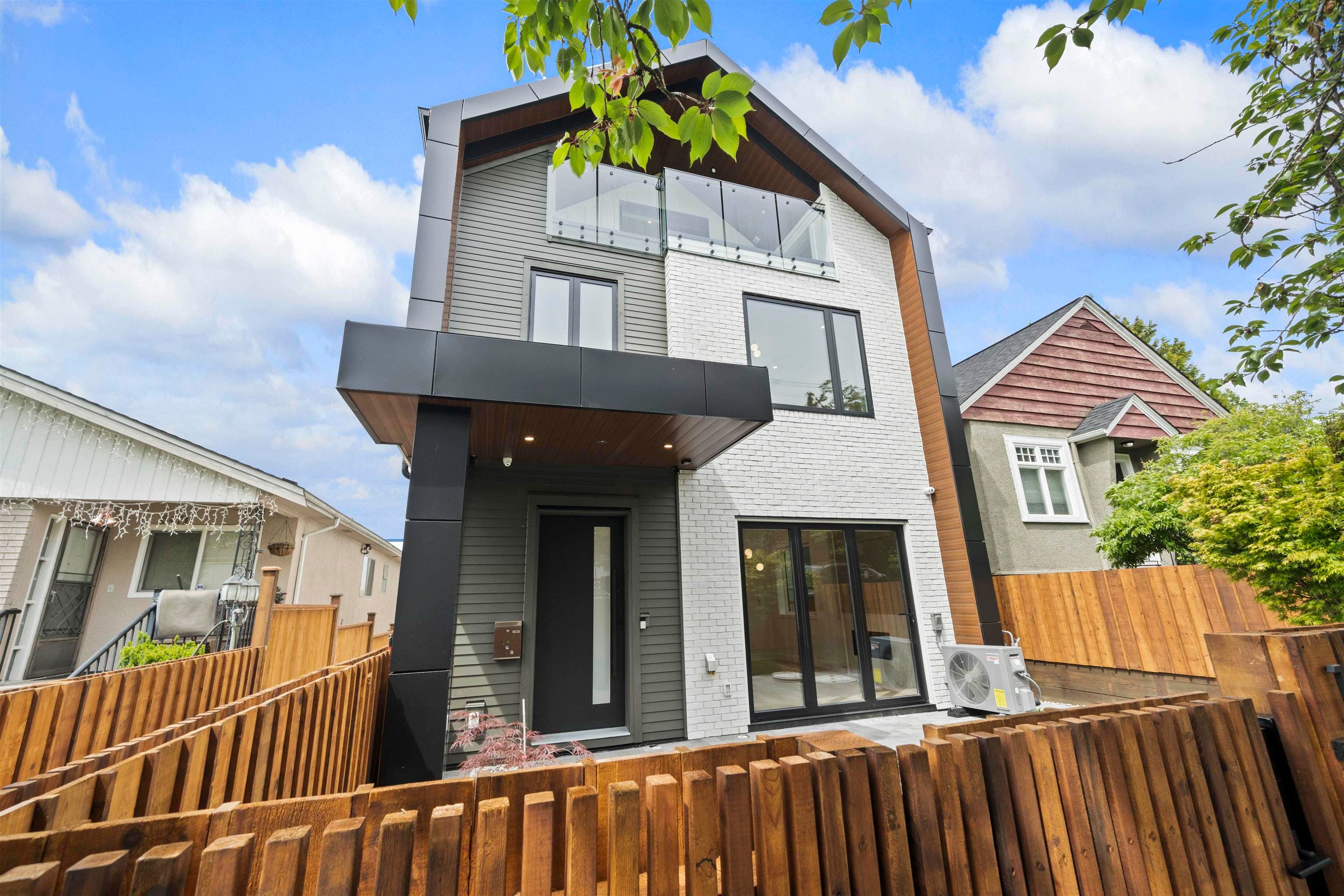 1 - 6461 E Prince Edward Street, Vancouver, V5W 2Y3 — photo 1